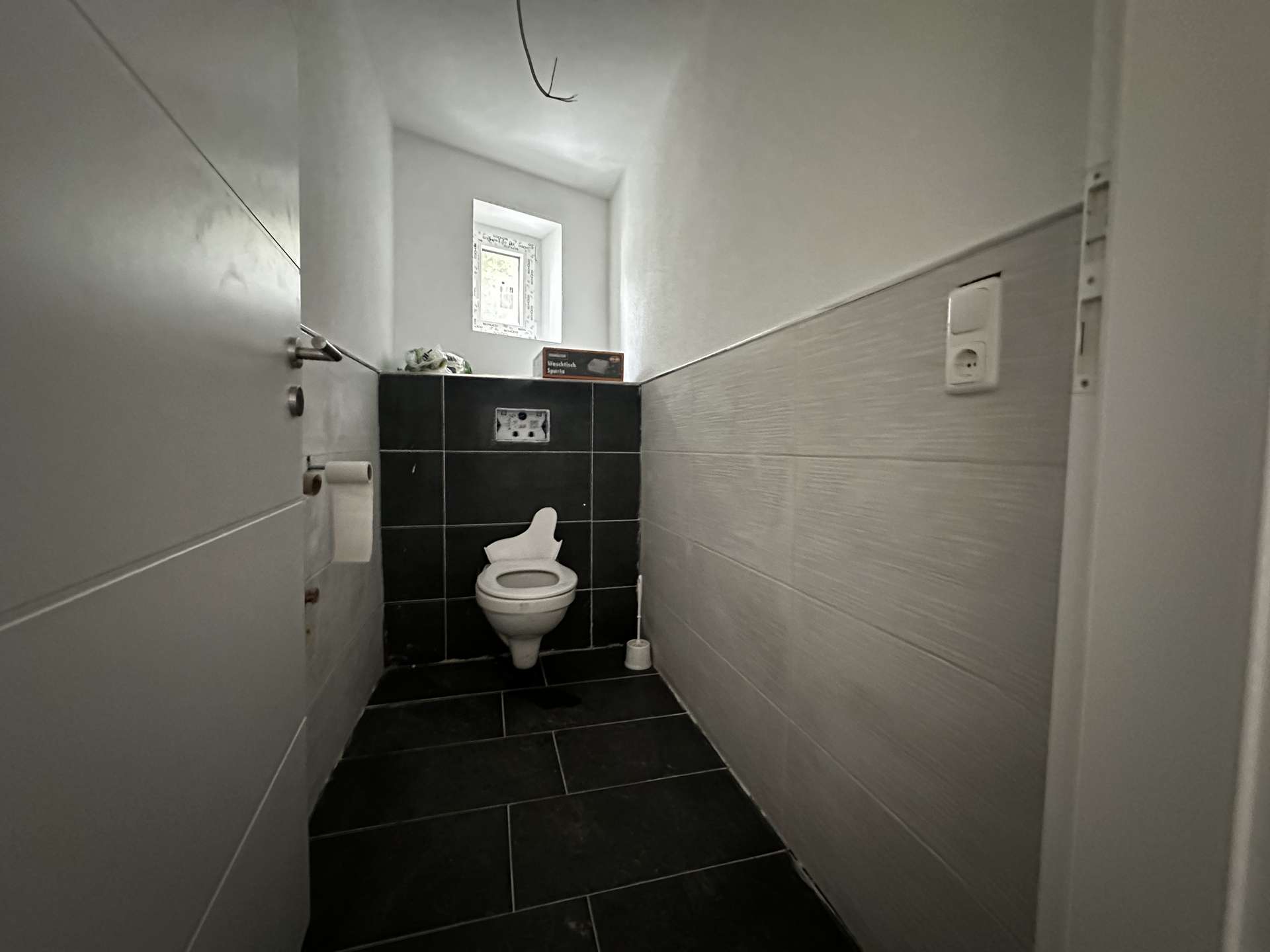 separates WC
