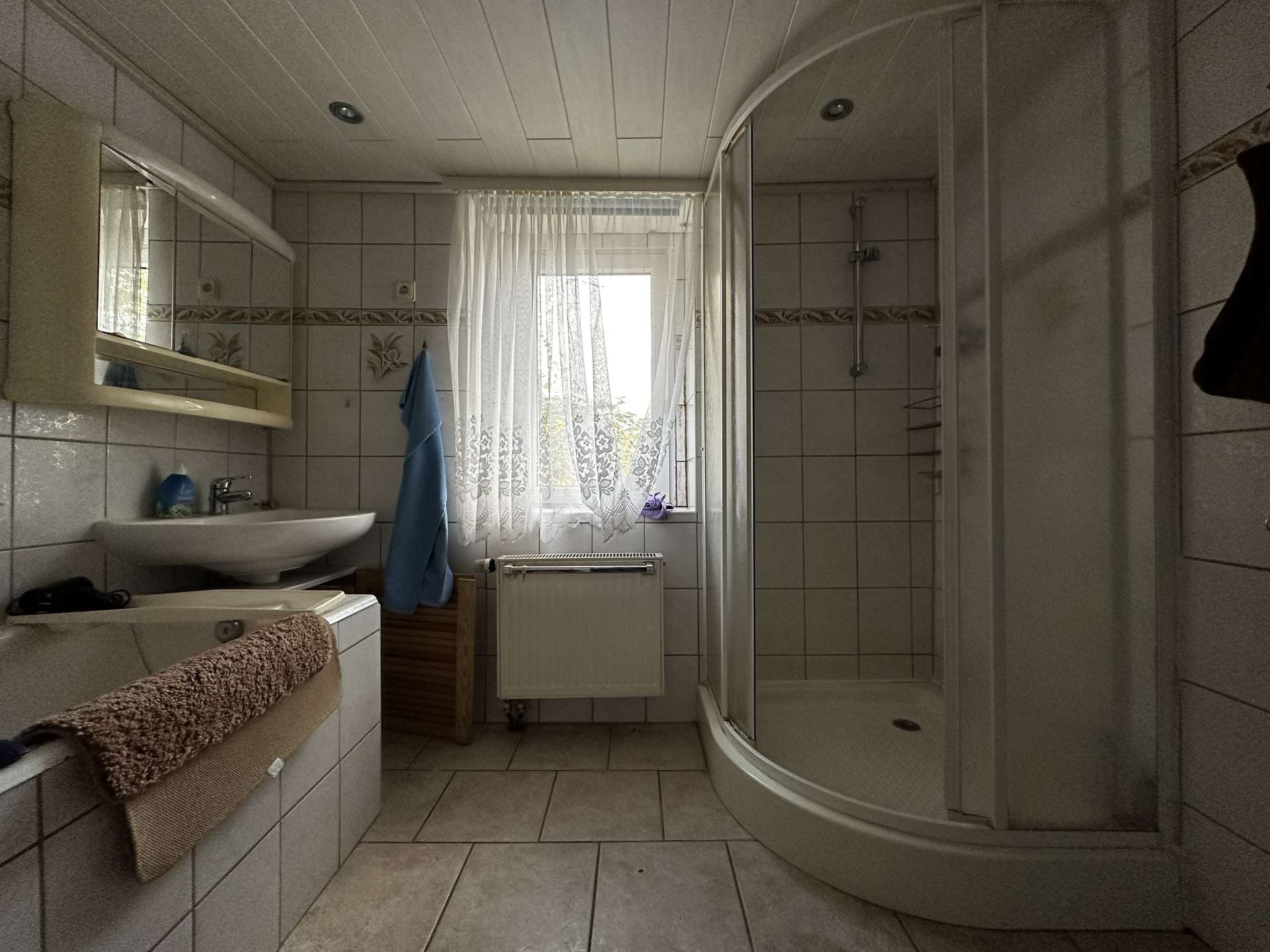 Badezimmer EG