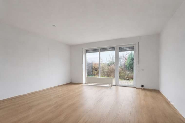 Wohnzimmer mit Blick zum Garten 