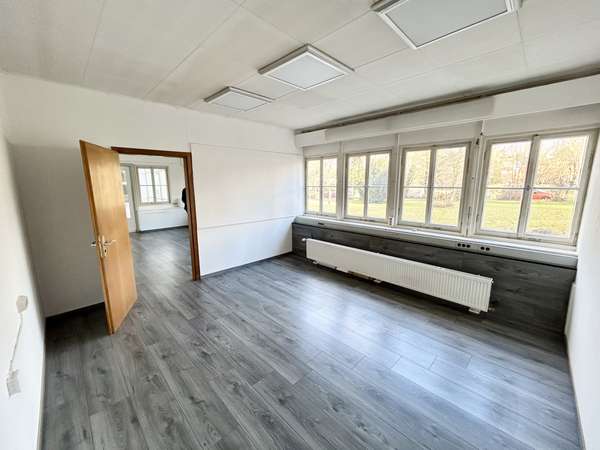 Hell belichtete Büro- & Werkstattfläche unweit des Zentrums in Schwieberdingen