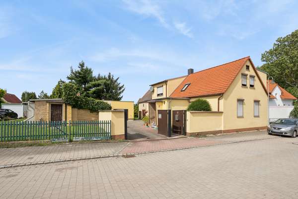 Ihr neues Eigenheim mit Scheune | Terrasse | Garagen & großen Garten am Feldrand