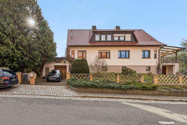 Doppelhaushälfte für die ganze Familie - ruhige Oase mit Feldblick | Pool | Terrasse & Garage (bereits vermittelt)