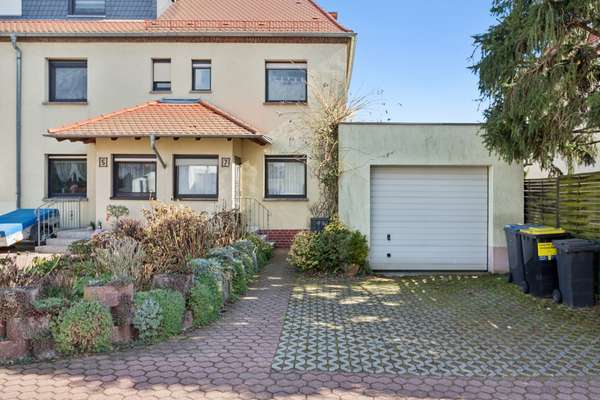 Reihenendhaus mit Doppelgarage, Wintergarten und Keller (bereits vermittelt)