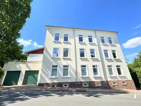 Einmalige Gelegenheit! Bezugsfertige Wohnung mit Dachgeschossrohling zum Ausbau