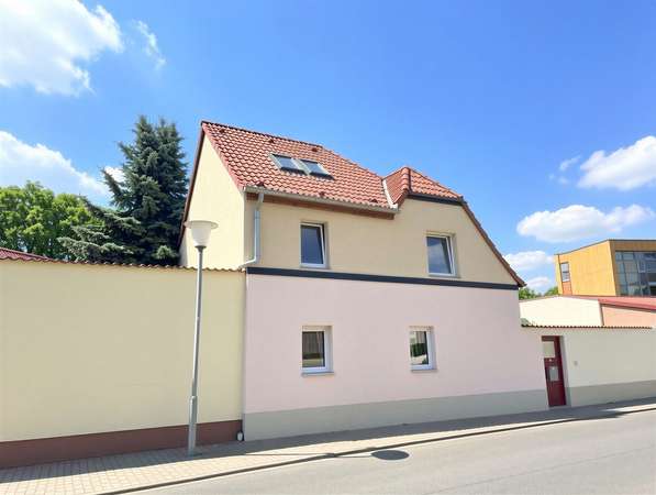 Ihr neues Einfamilienhaus mit neuer Heizanlage und gemütlicher Terrasse