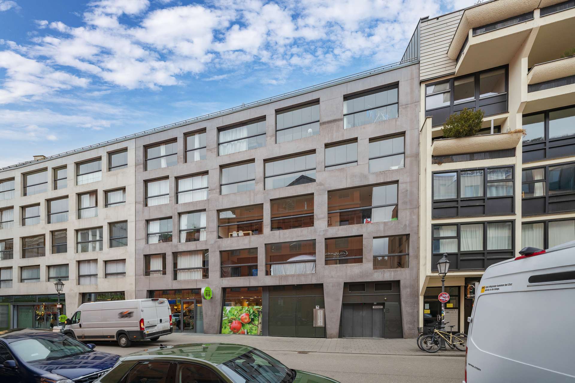 Exklusive Designerwohnung mit Kamin – Luxuriöses Wohnen an der Münchner Freiheit