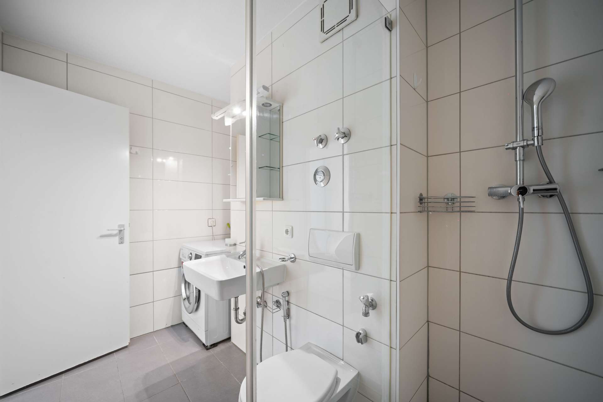 Ruhige & Stilvolle 3-Zimmer-Wohnung mit Loggia im Herzen Bogenhausens