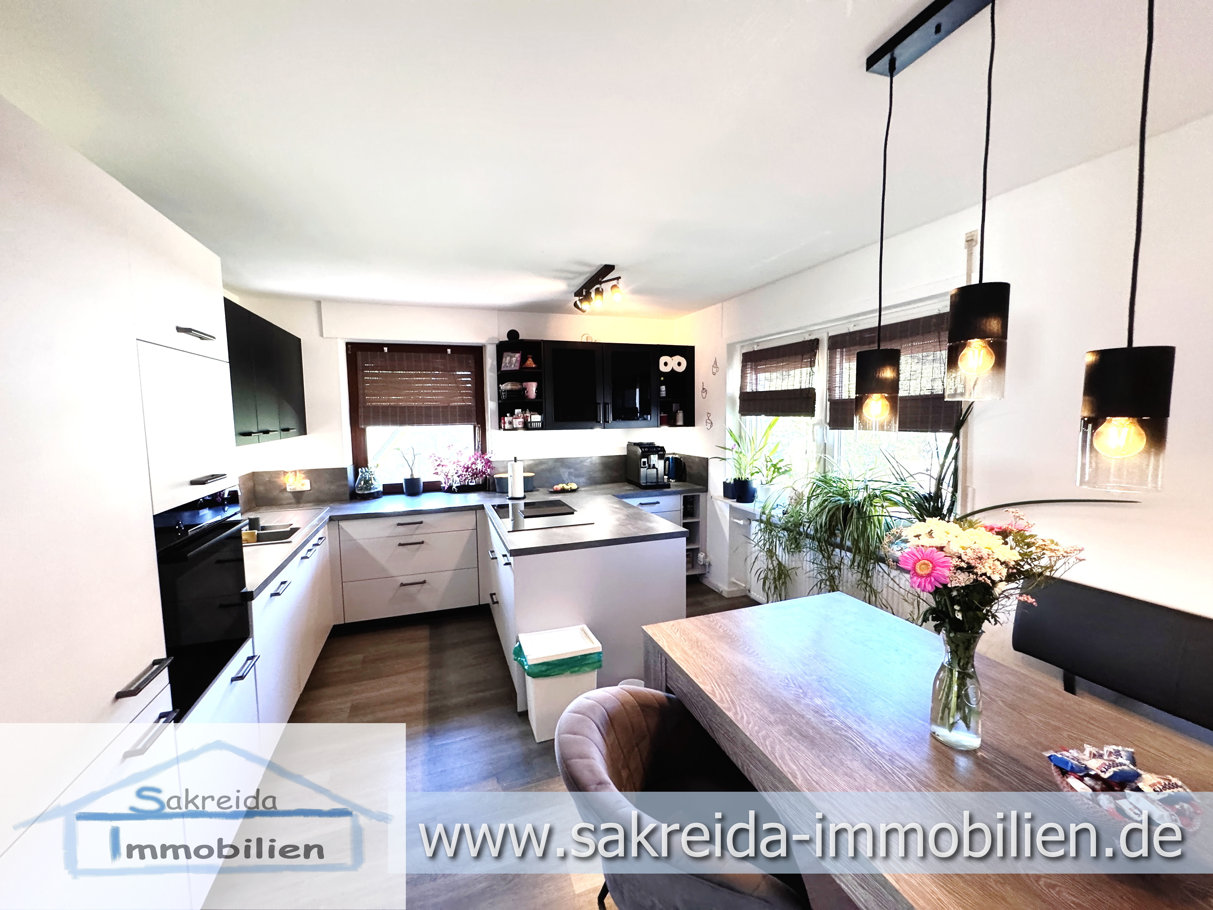 „Ihr Traumhaus in Biebergemünd – Modernisiertes Zweifamilienhaus mit Garten “ – Kauf in Biebergemünd – 5_Küche Obergeschoss  2-Familienhaus Biebergemünd_Sakreida Immobilien (5/43)