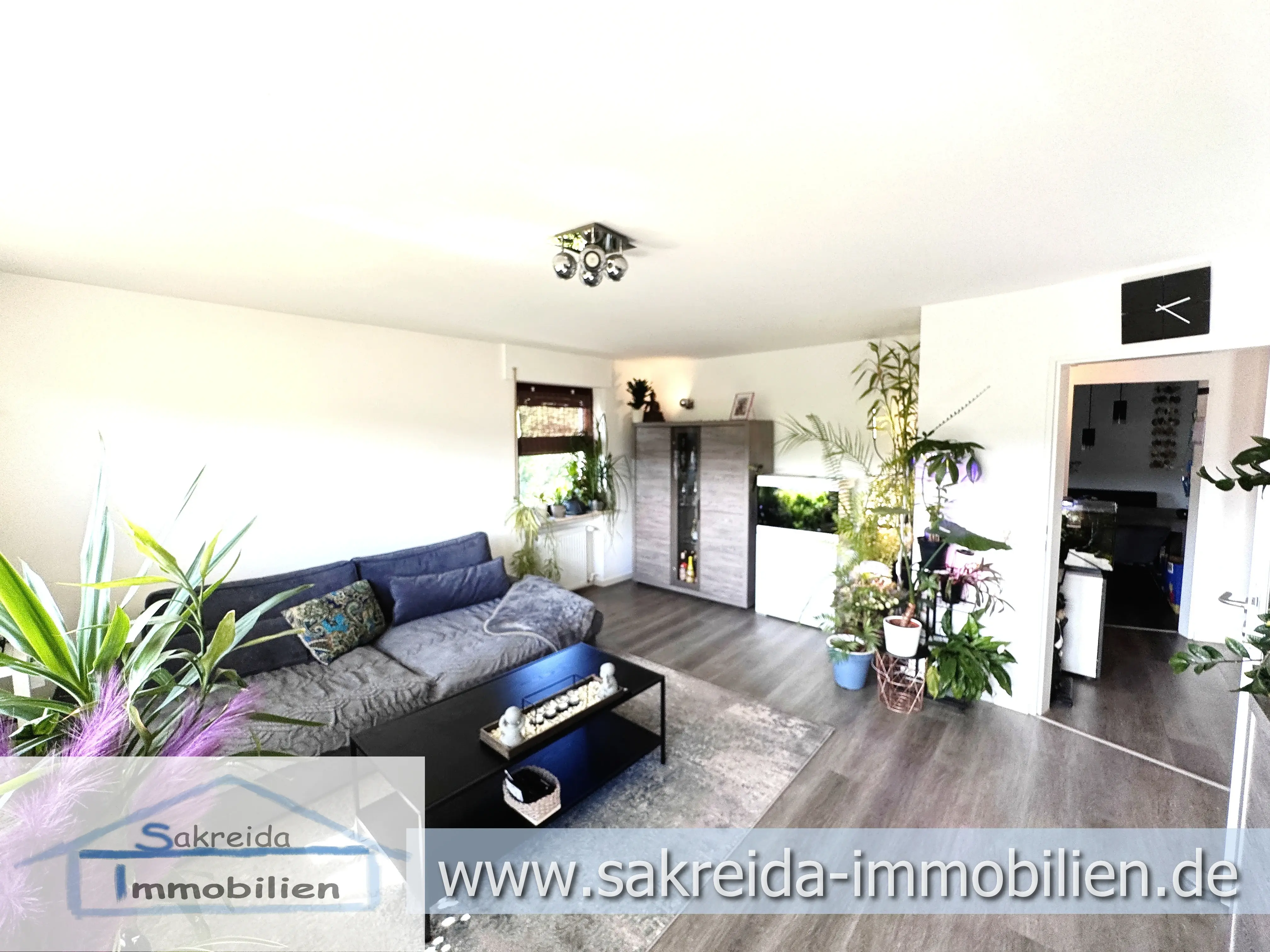 „Ihr Traumhaus in Biebergemünd – Modernisiertes Zweifamilienhaus mit Garten “ – Kauf in Biebergemünd – 12_Wohnzimmer Erdgeschoss   (32/43)