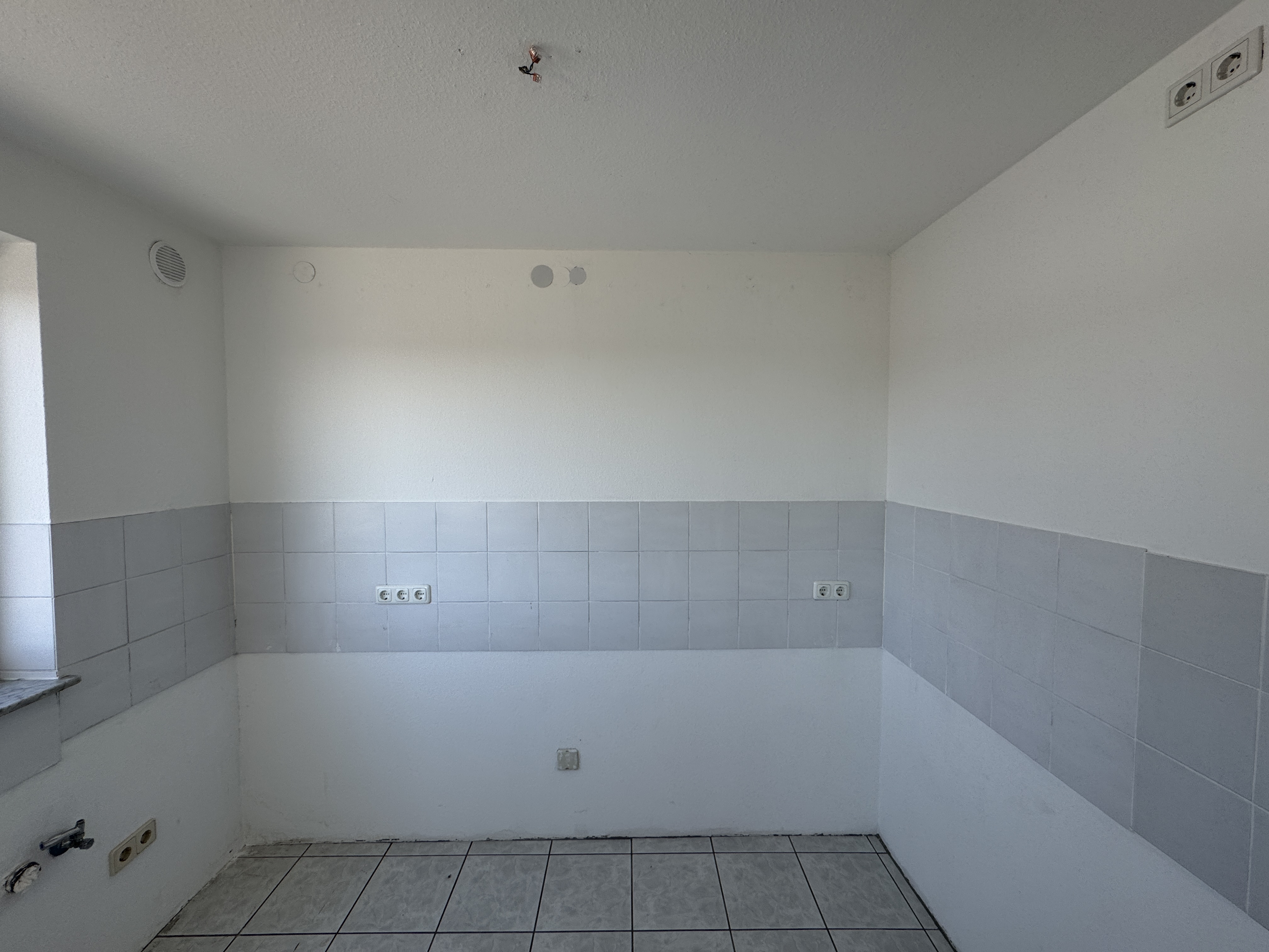 Viel Platz unter dem Dach – Maisonettewohnung mit Balkon, zwei Bädern und Tiefgarage – Kauf in Dreieich – IMG_3628 (4/13)