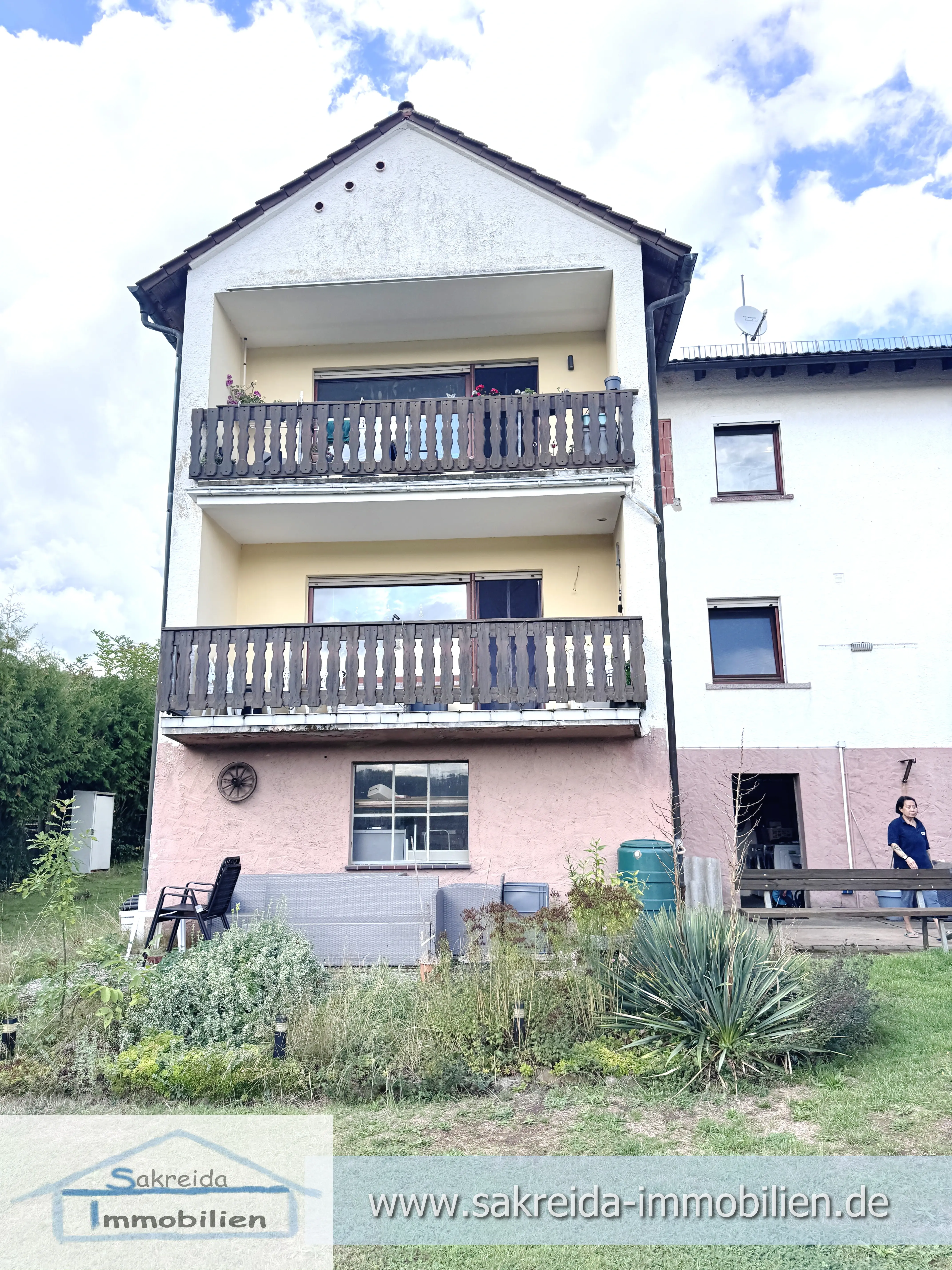 „Ihr Traumhaus in Biebergemünd – Modernisiertes Zweifamilienhaus mit Garten “ – Kauf in Biebergemünd – 18_Hausansicht Garten   (38/43)