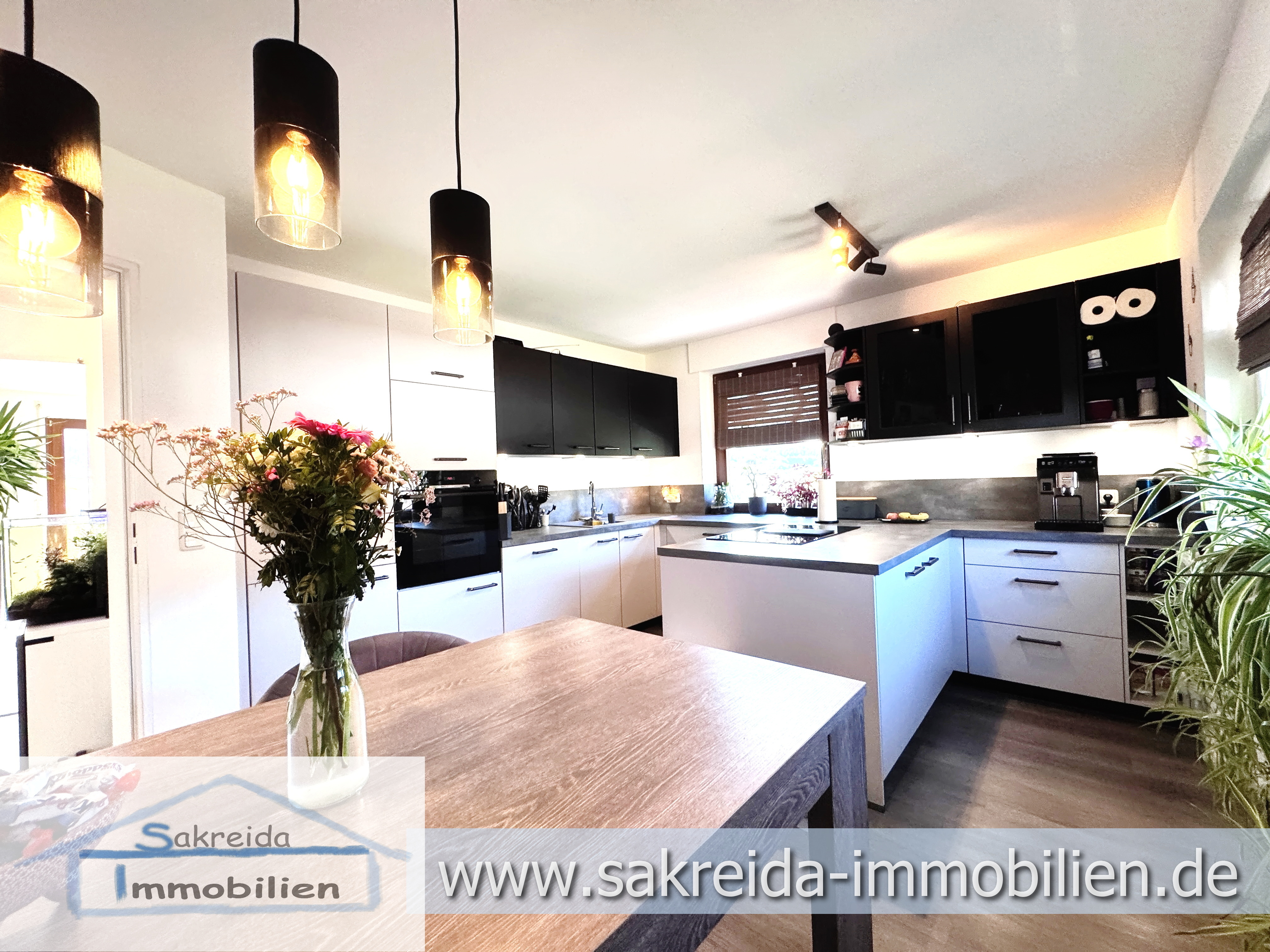 „Ihr Traumhaus in Biebergemünd – Modernisiertes Zweifamilienhaus mit Garten “ – Kauf in Biebergemünd – 4_Küche Obergeschoss  2-Familienhaus Biebergemünd_Sakreida Immobilien (4/43)