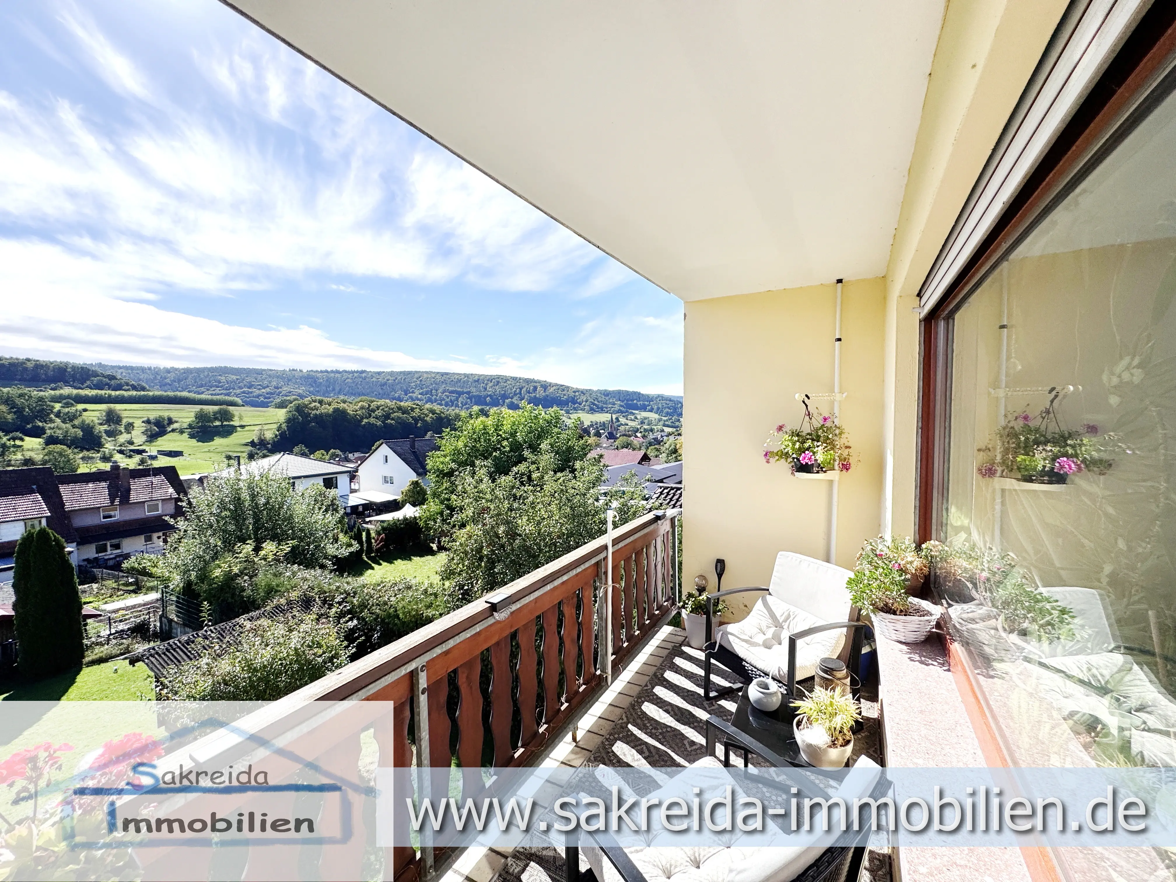 „Ihr Traumhaus in Biebergemünd – Modernisiertes Zweifamilienhaus mit Garten “ – Kauf in Biebergemünd – 2_Balkon Obergeschoss (22/43)
