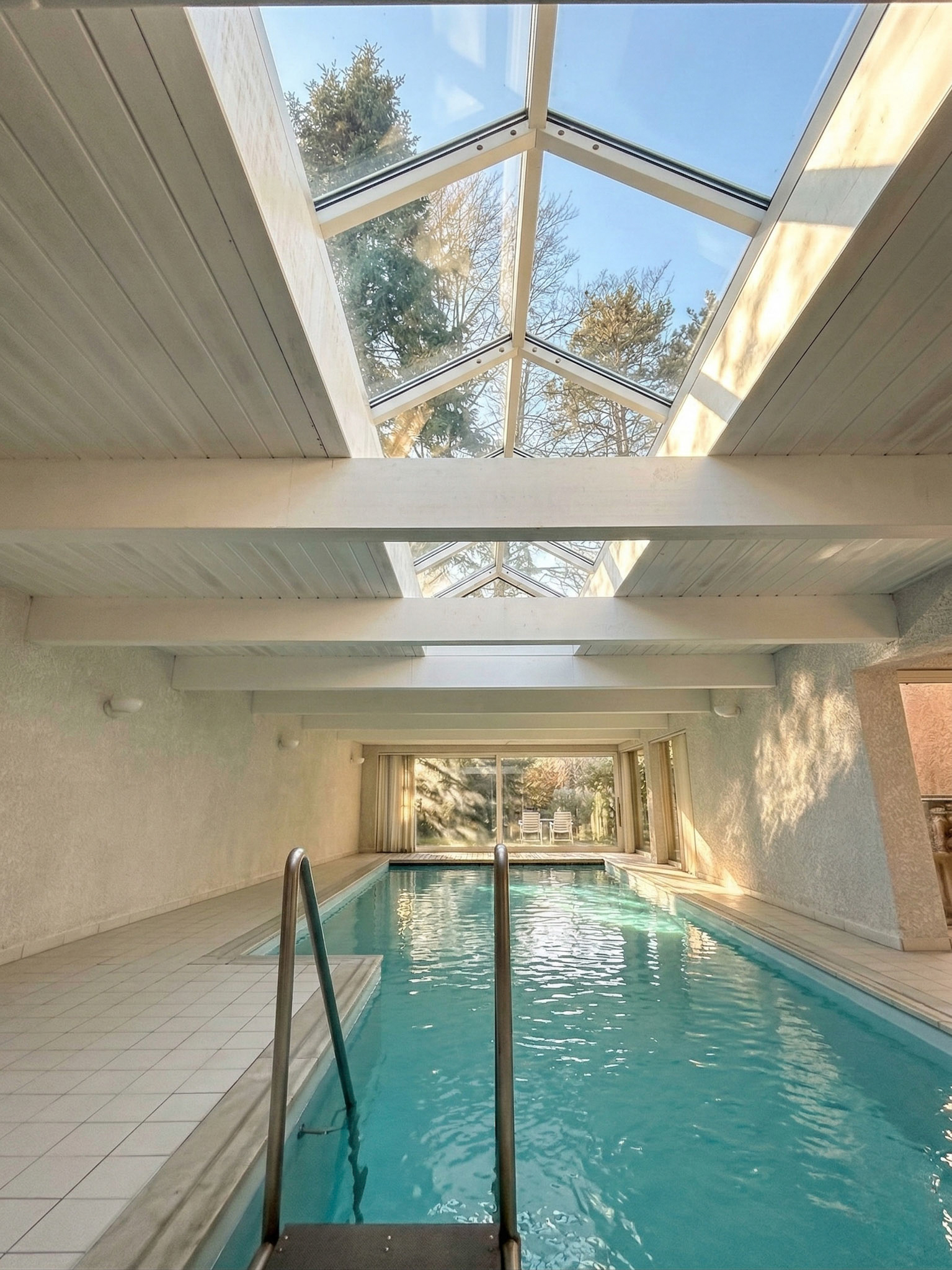 Repräsentative Villa in Bestlage von Mülheim mit vielseitigem Grundriss, Poollandschaft uvm. - Bild 6