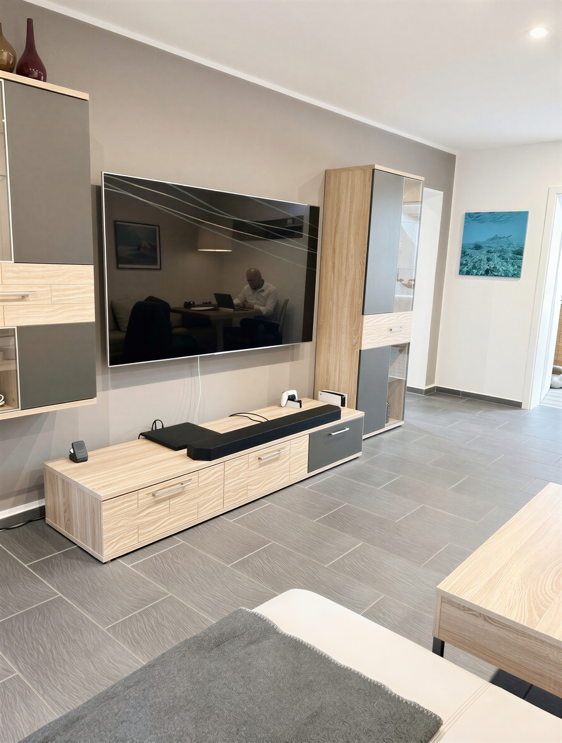 Kernsaniert, ruhig gelegen und mit Gartenanteil. Moderne 3-Zimmer Wohnung mit Stellplatz, uvm. - Bild 2