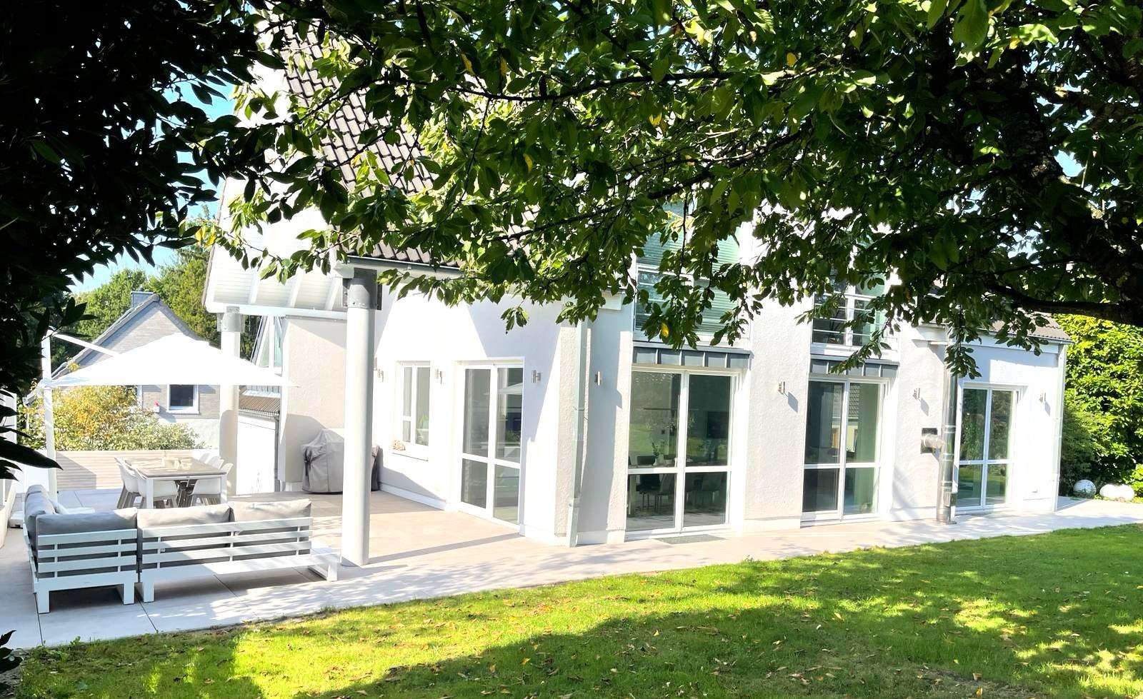 Modernes Architektenhaus in Anliegerlage! Offene Raumgestaltung mit hochwertiger Ausstattung  uvm. - Bild 3