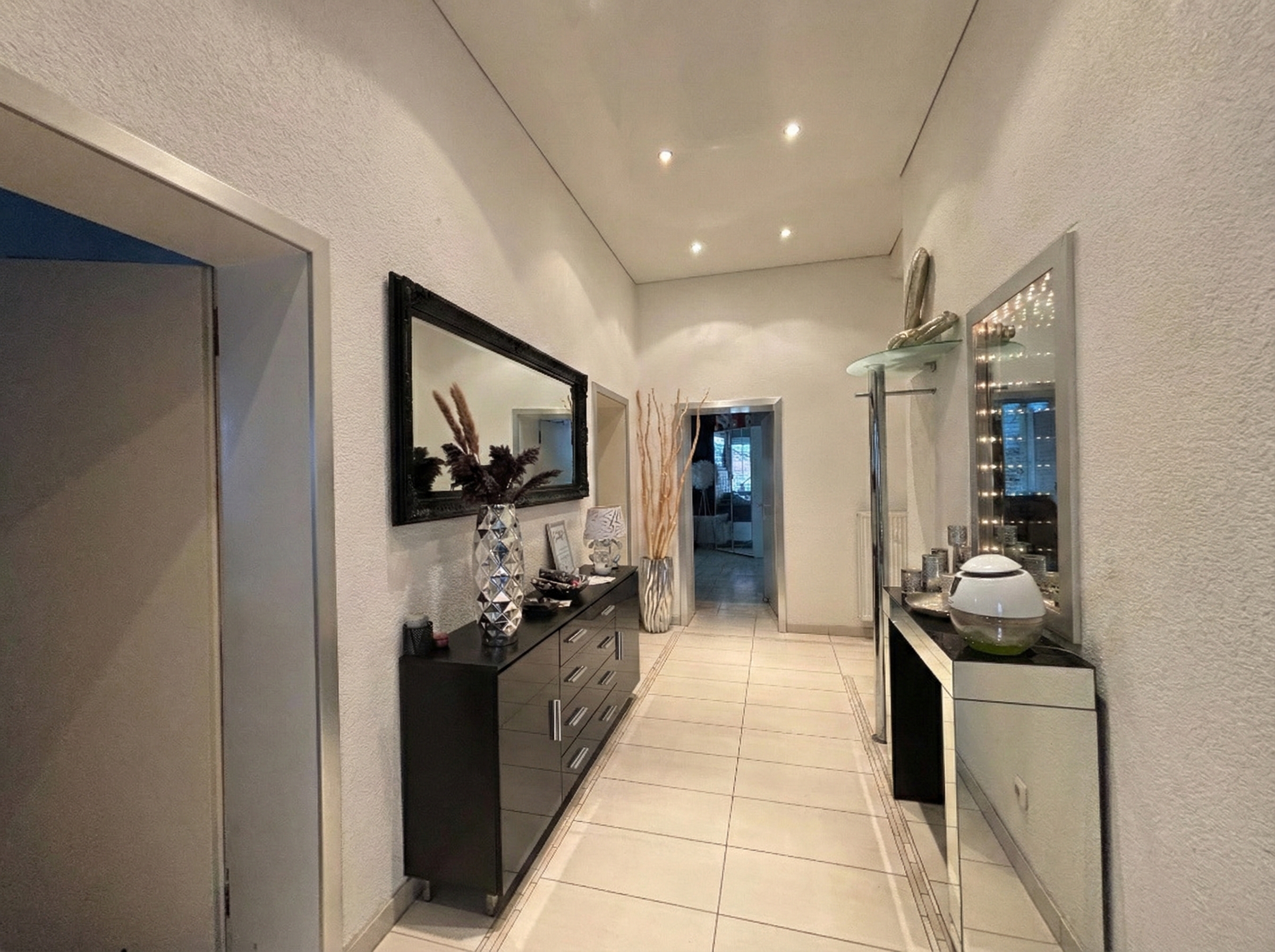 Ein Wohntraum wie im eigenen Haus, zwei ETW mit außergewöhnlicher Wellness-Oase - Bild 3
