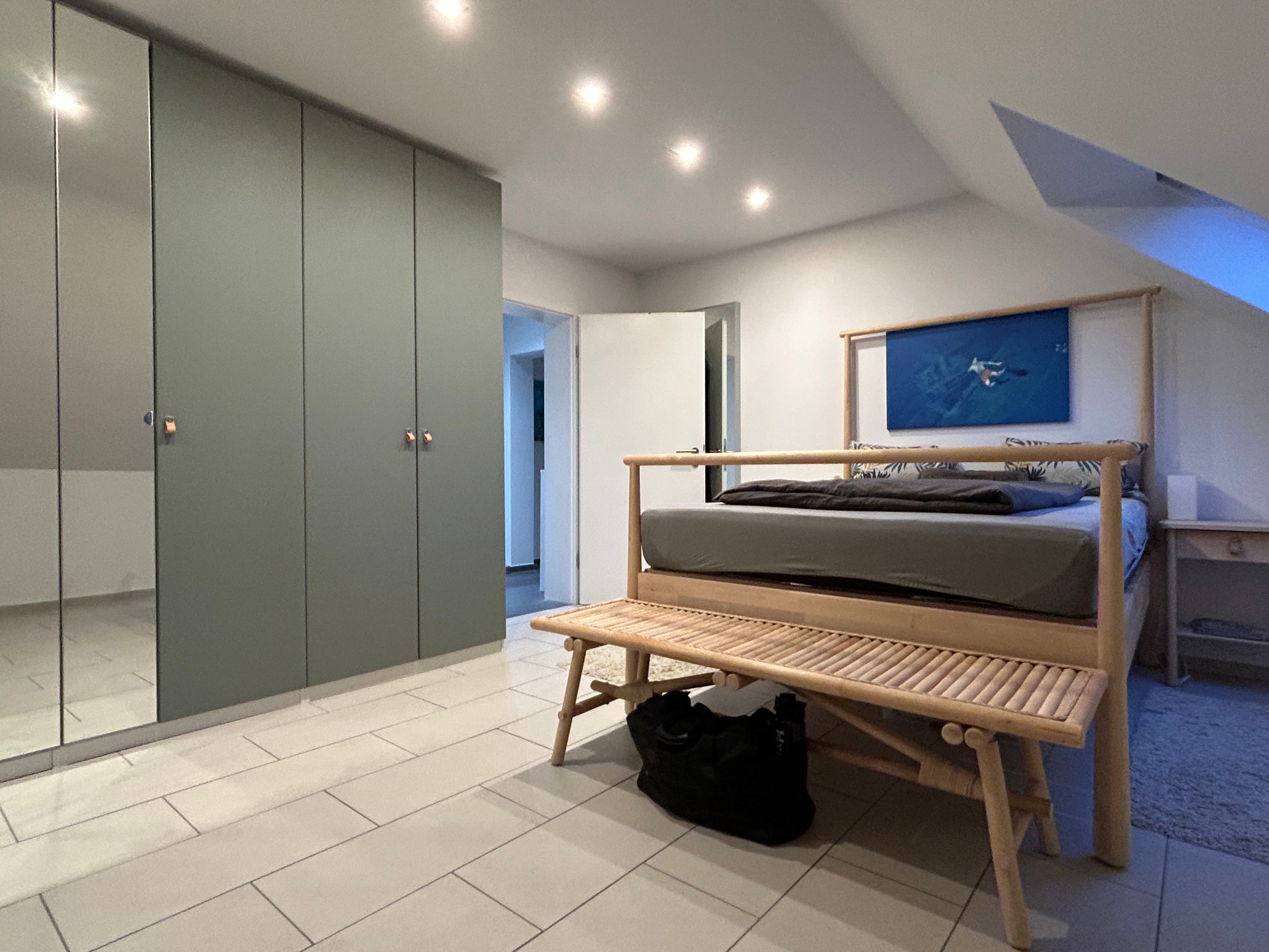 Kernsaniert, ruhig gelegen und mit Gartenanteil. Moderne 3-Zimmer Wohnung mit Stellplatz, uvm. - Bild 3