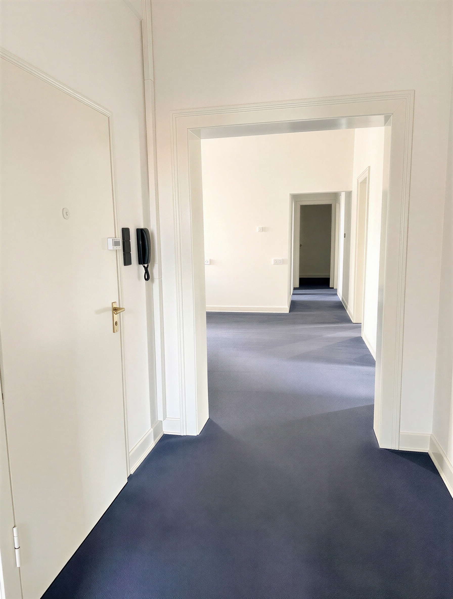 Geräumige Altbauwohnung in begehrter Düsseldorfer Lage mit viel Raum zum Leben - Bild 6