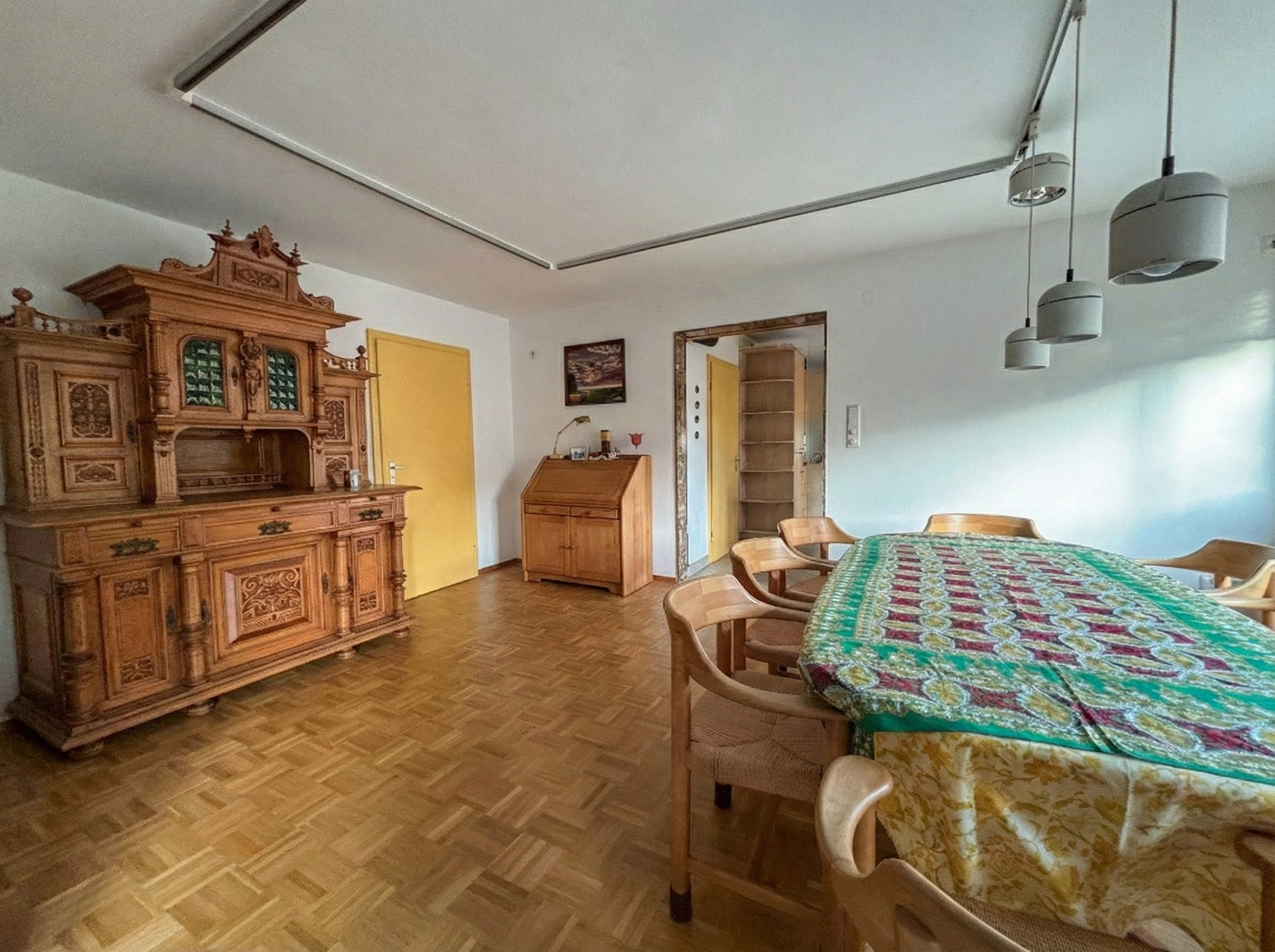 Seltenes Raumangebot: 6 Zimmer, XXL-Terrasse, 3 Garagen - Bild 5