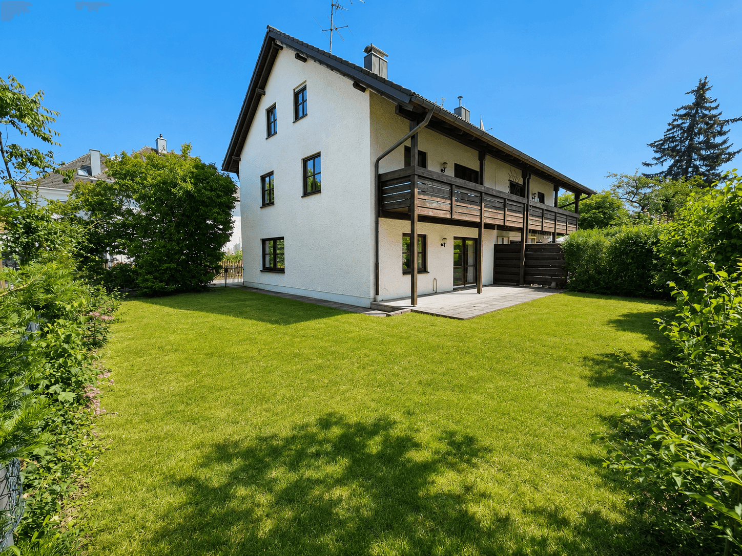 Großzügige Doppelhaushälfte – ca. 160 m² Wohnfläche mit Garten – Feldmoching