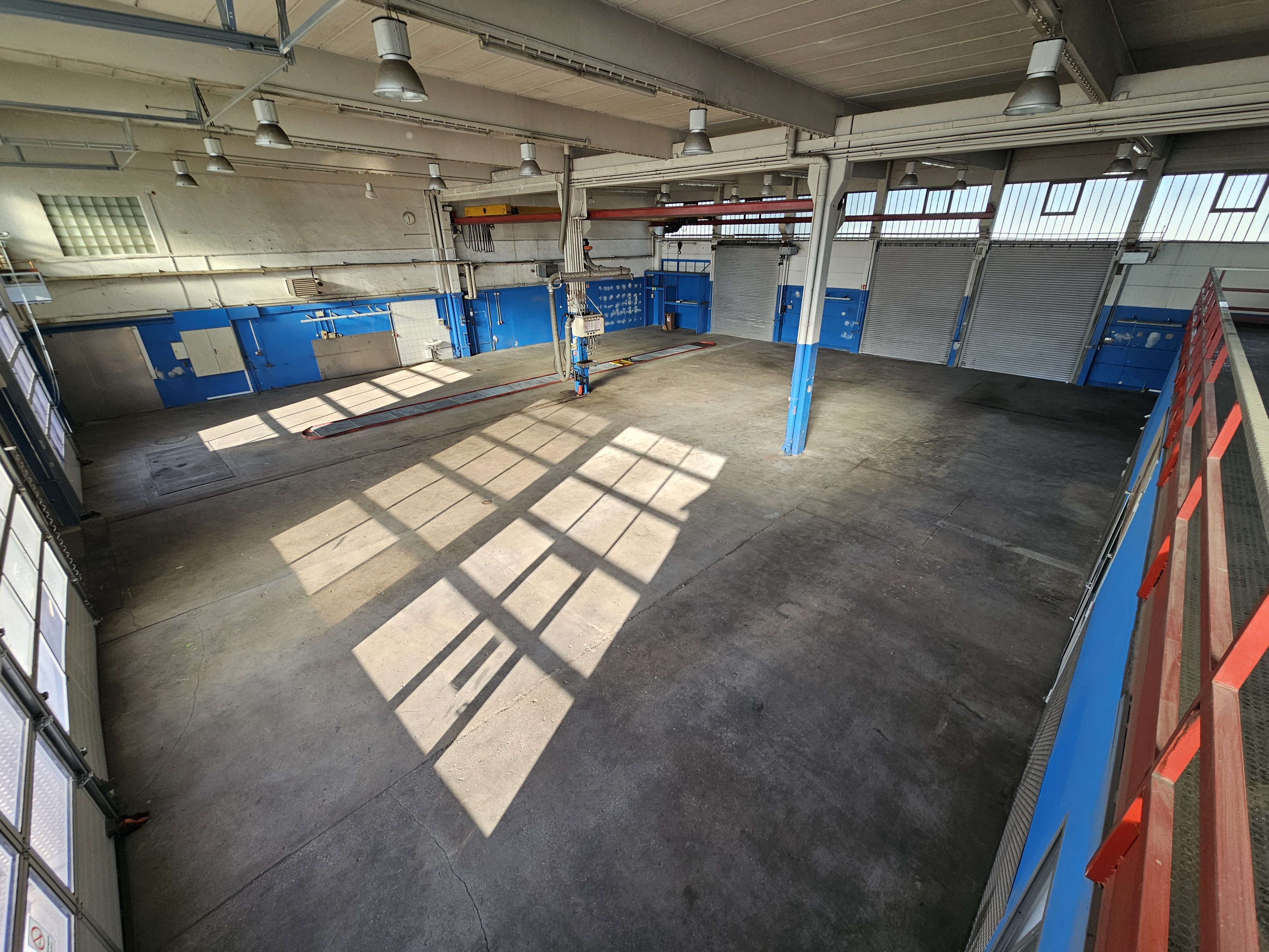 Provisionsfrei – Büro- und Werkstattgebäude auf 3.743 m² in Karlsfeld bei München