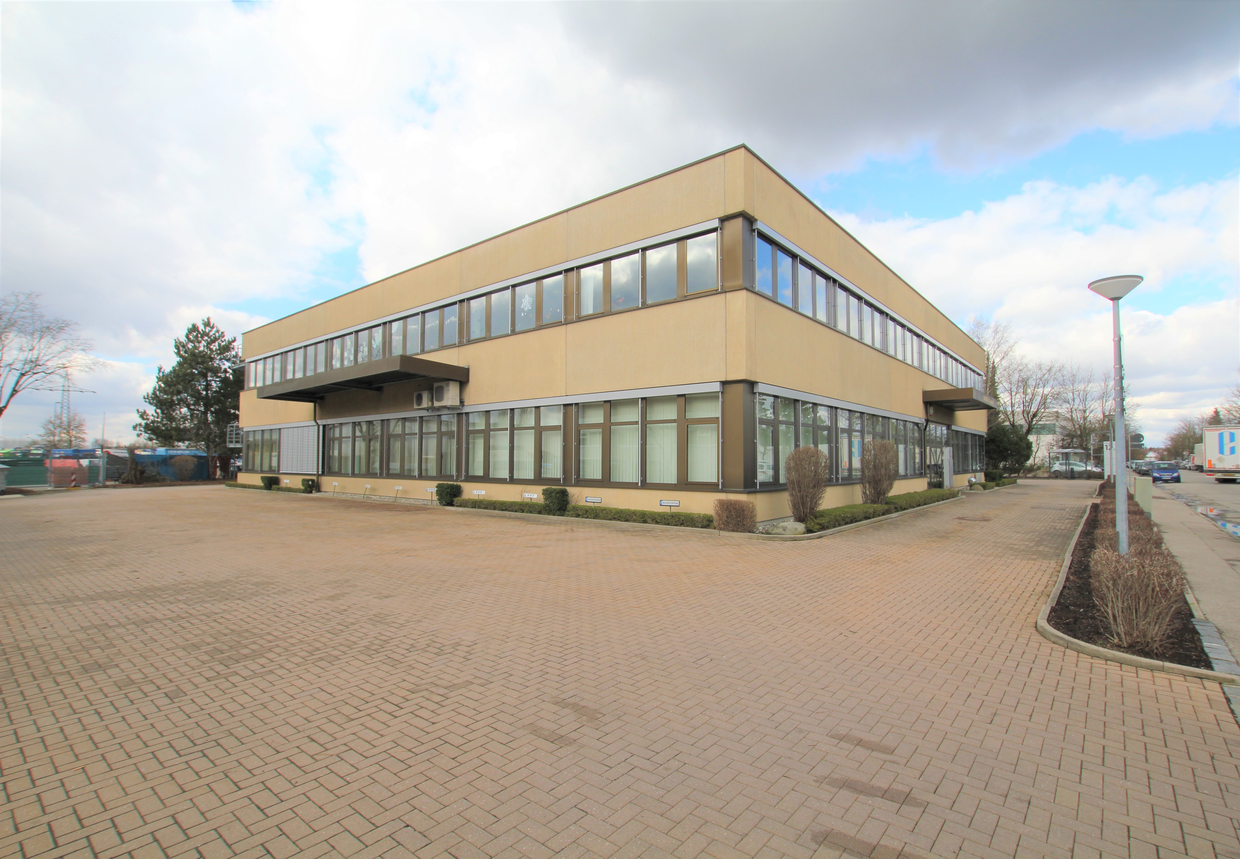 Perfekt für Kita oder soziale Betreuung auf 615 m² in Karlsfeld