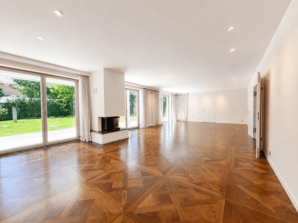 Modern Privacy. Exklusives Traumhaus am Waldrand. - Photo 1