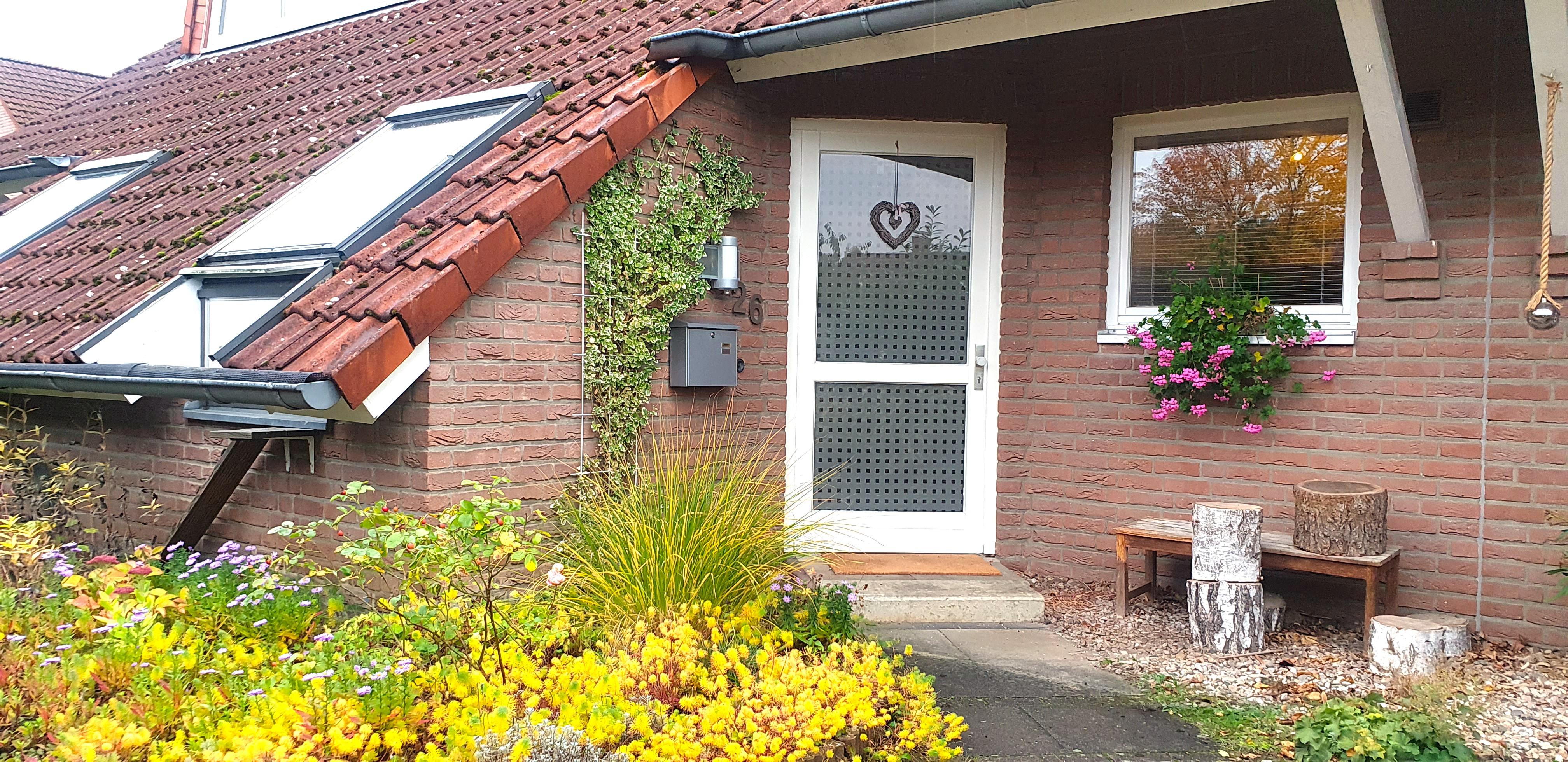 Ideal für Familien, Reihenmittelhaus in  Ochtmissen , Terrasse und  Gartenhaus mit Waldrandlage