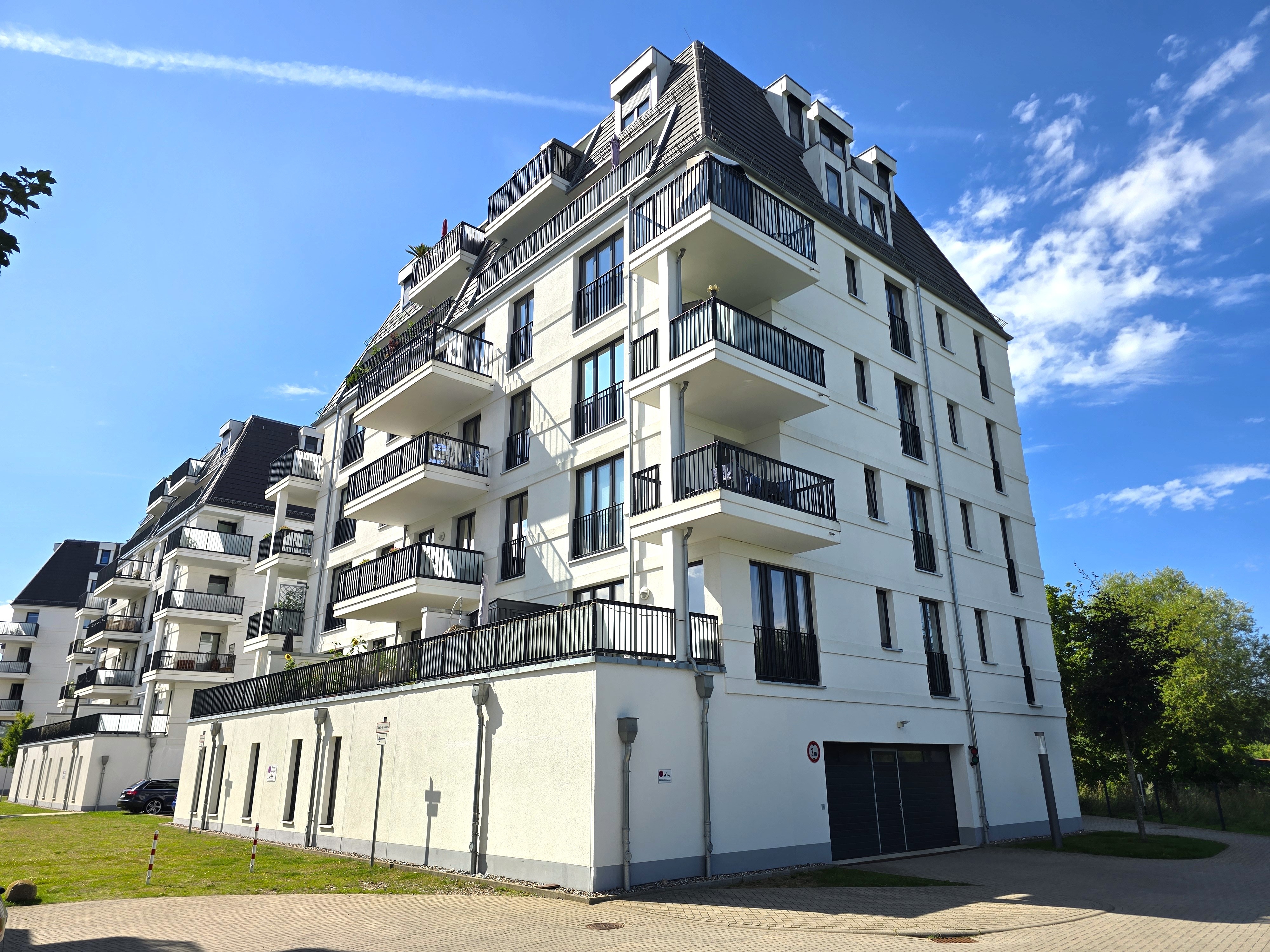 Stilvoll wohnen am Weißen Kreuz – individuelle 3-Zimmer-Wohnung mit Balkon und Aufzug