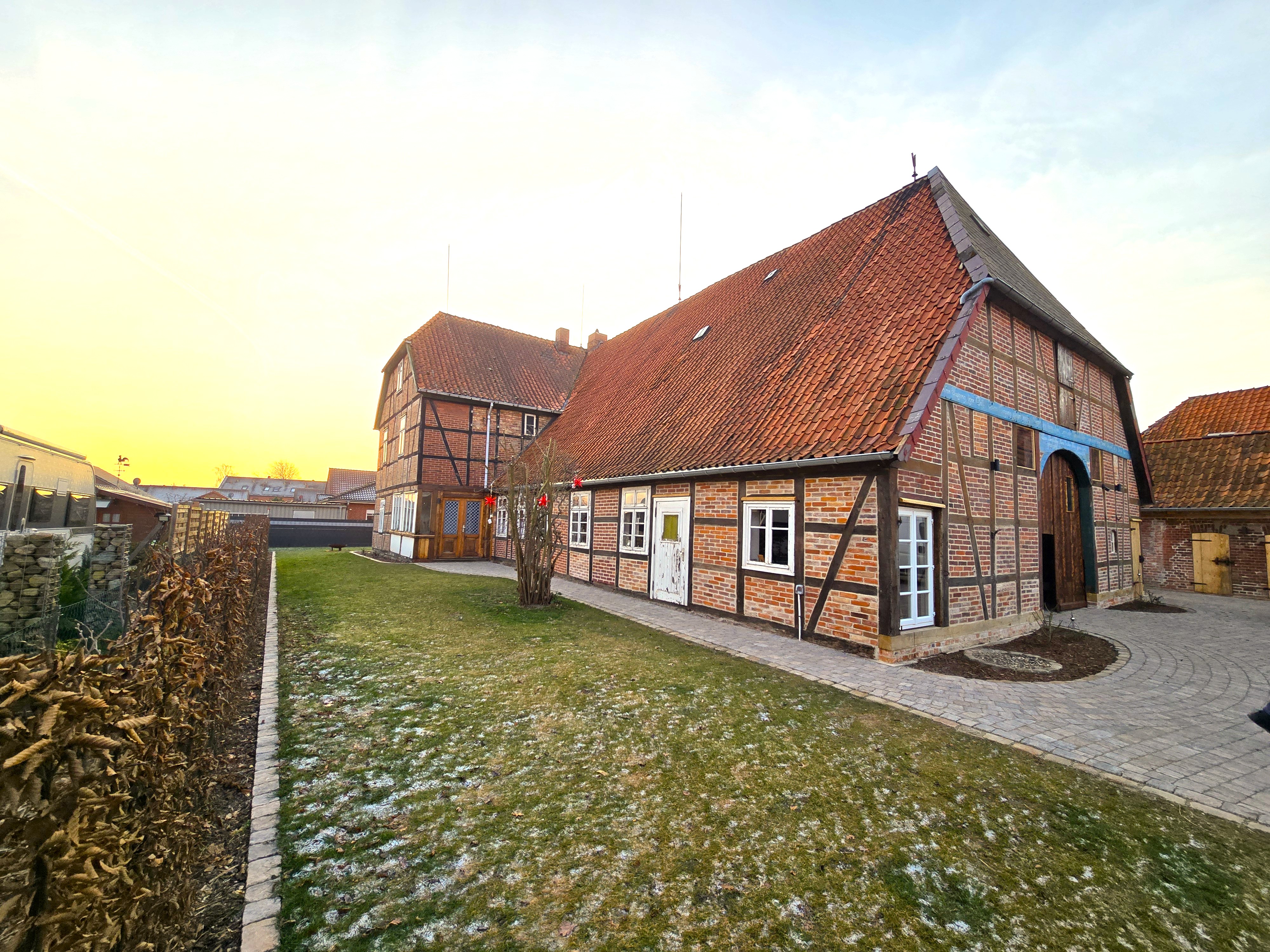 Wohnen auf dem Ulmenhof: 3,5 Zimmer Wohnung im Zentrum von Bleckede