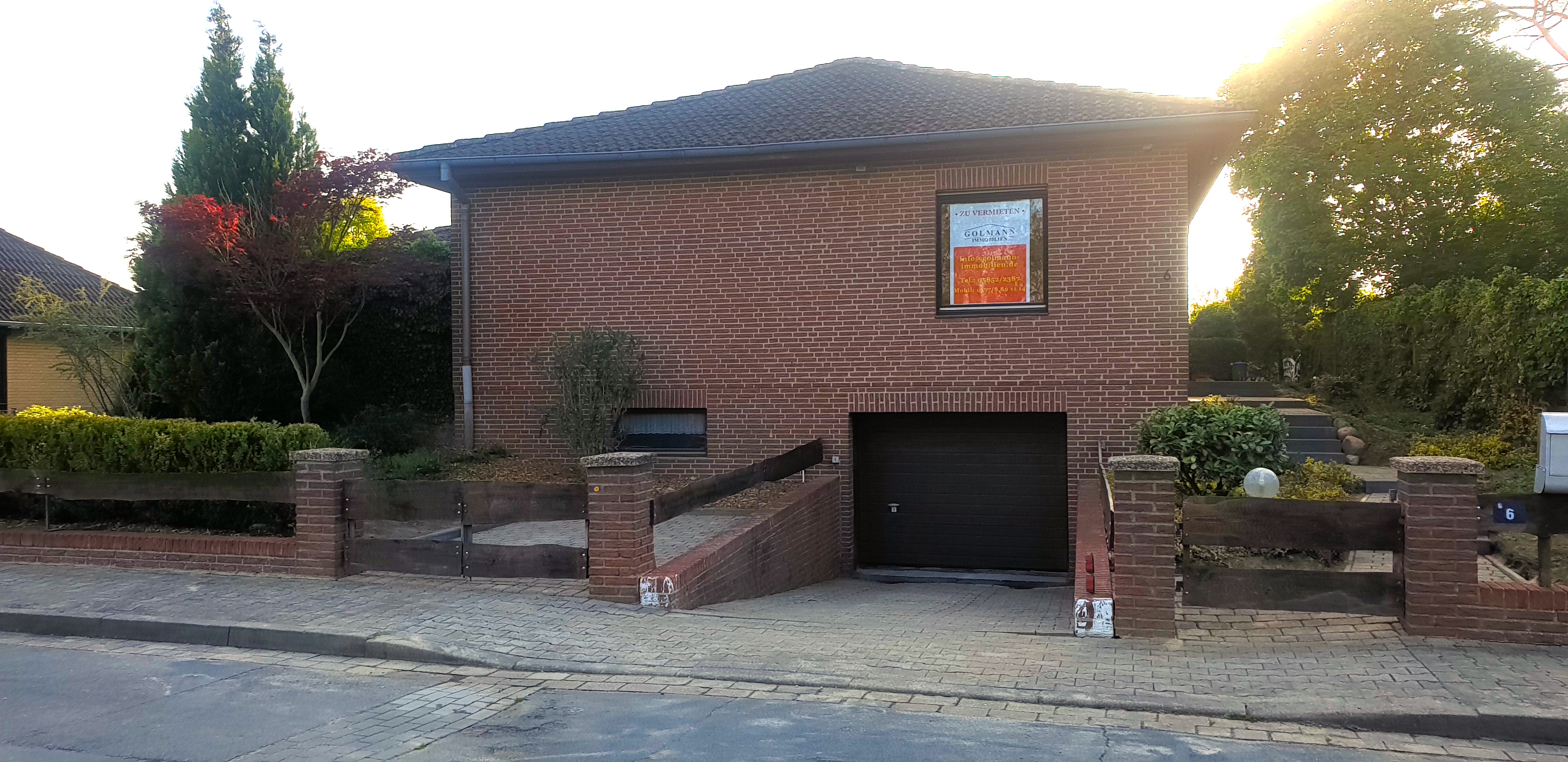 Zentrumsnah in Bleckede: Voll unterkellerter Bungalow mit Garten & Garage