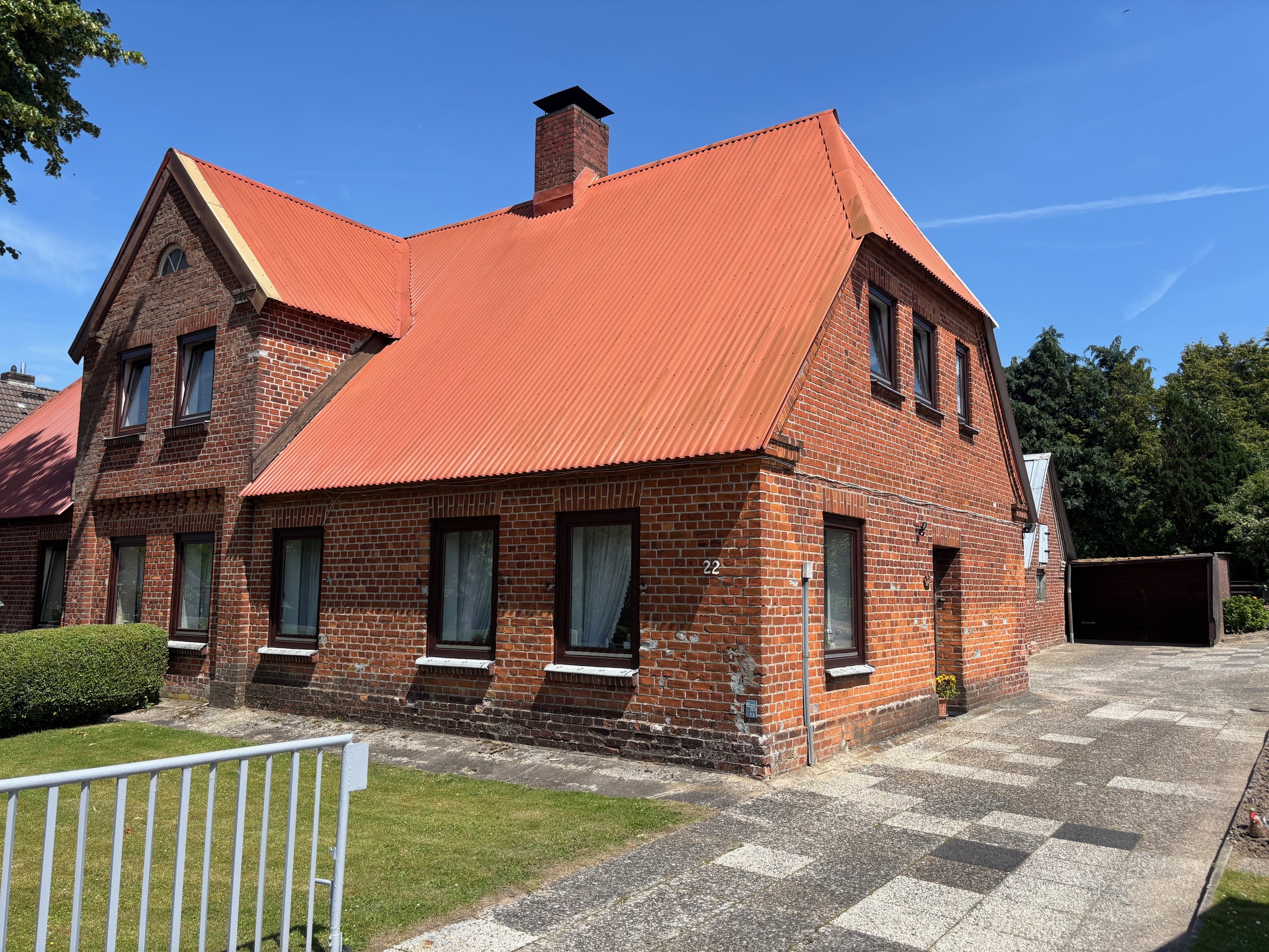 Preisbewusste Doppelhaushälfte mit viel Grün in 24239 Achterwehr.