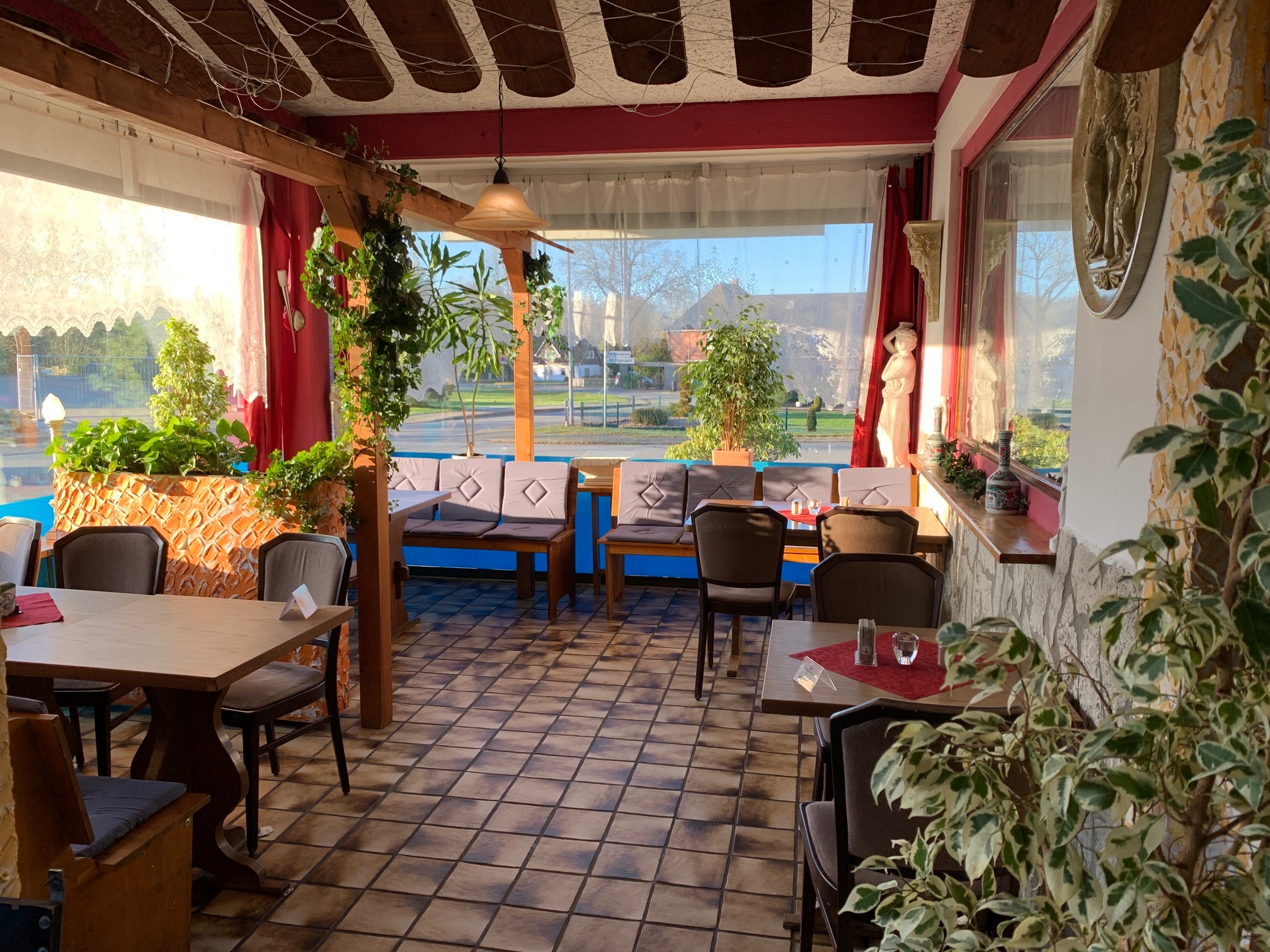 Gepflegtes Walmdachhaus mit 2 Wohneinheiten und Gewerbeeinheit in 25560 Schenefeld. – Bild 8