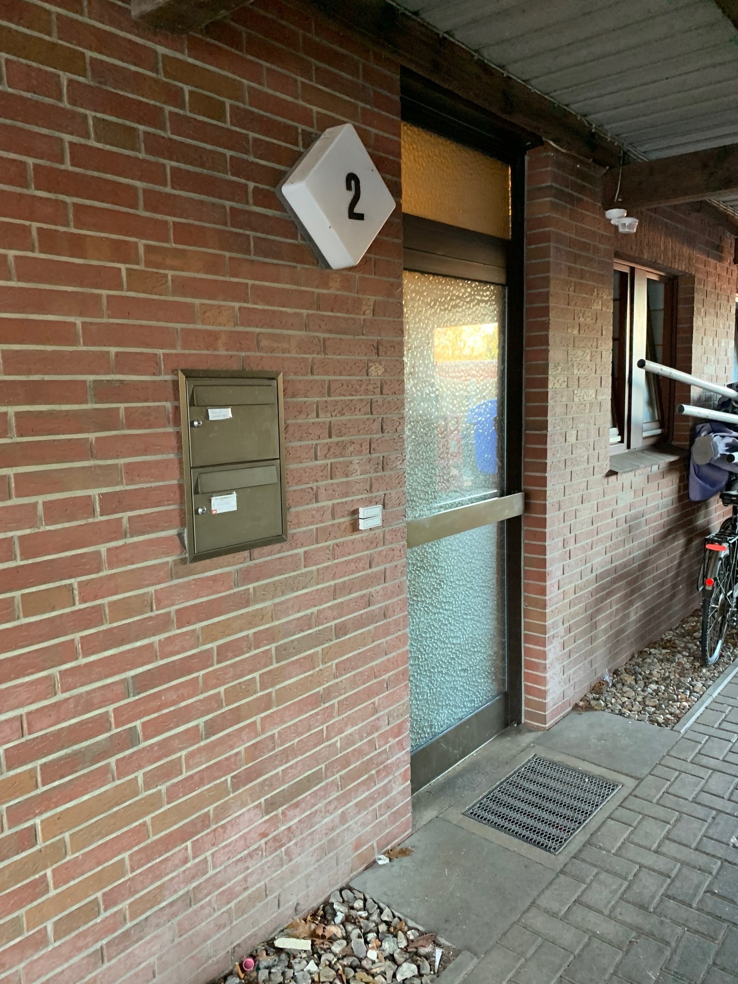 Gepflegtes Walmdachhaus mit 2 Wohneinheiten und Gewerbeeinheit in 25560 Schenefeld. – Bild 12