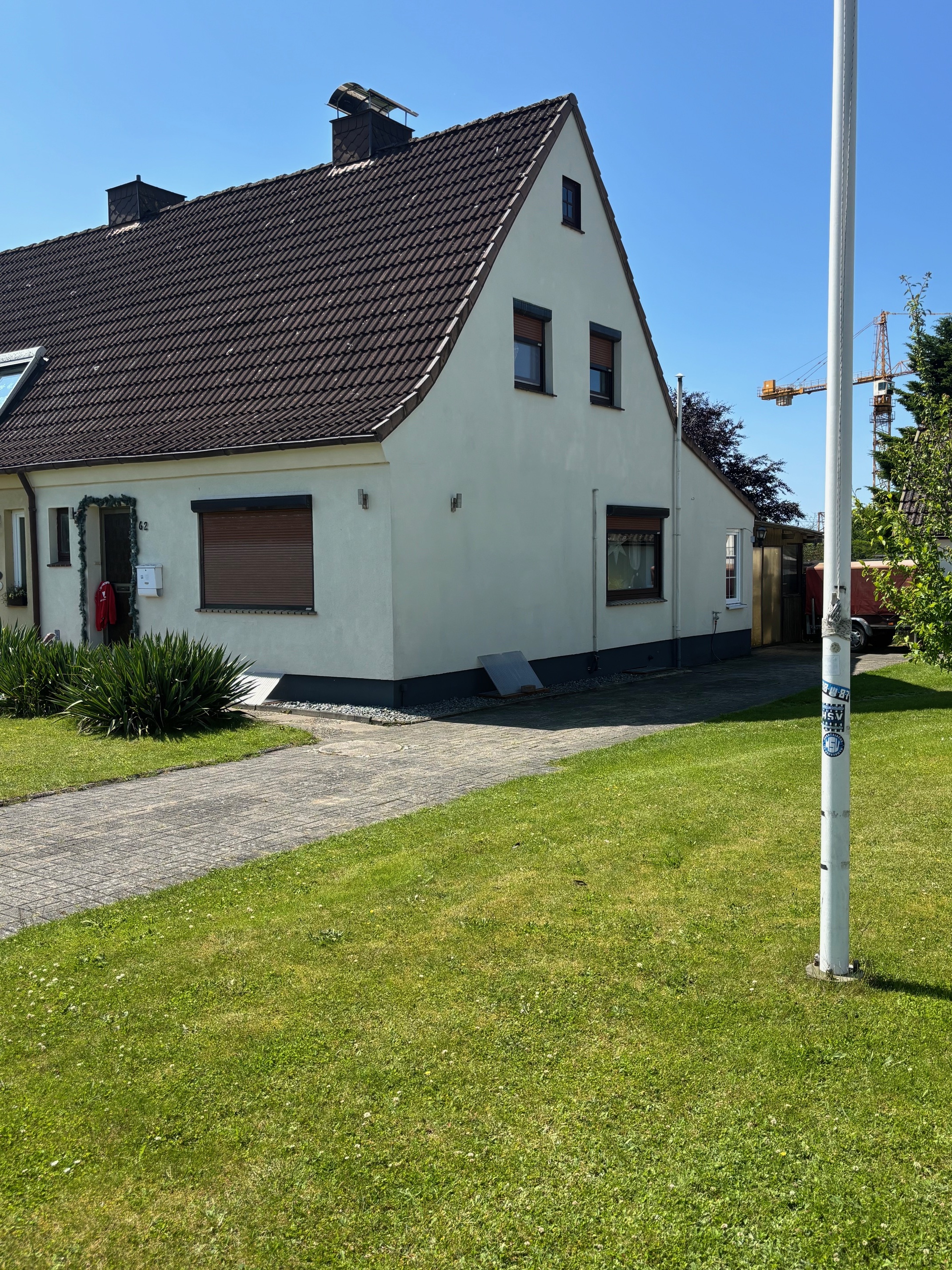 Preisbewusste Doppelhaushälfte sucht neuen Hausherrn in 24220 Flintbek. – Bild 2