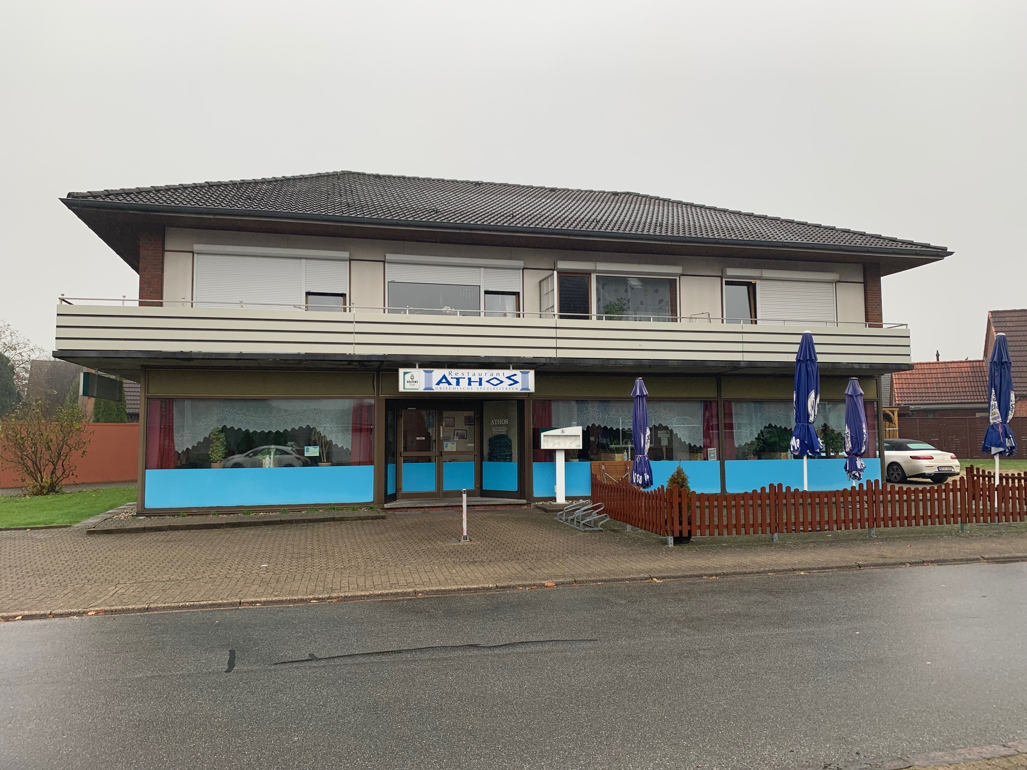 Gepflegtes Walmdachhaus mit 2 Wohneinheiten und Gewerbeeinheit in 25560 Schenefeld. – Bild 3