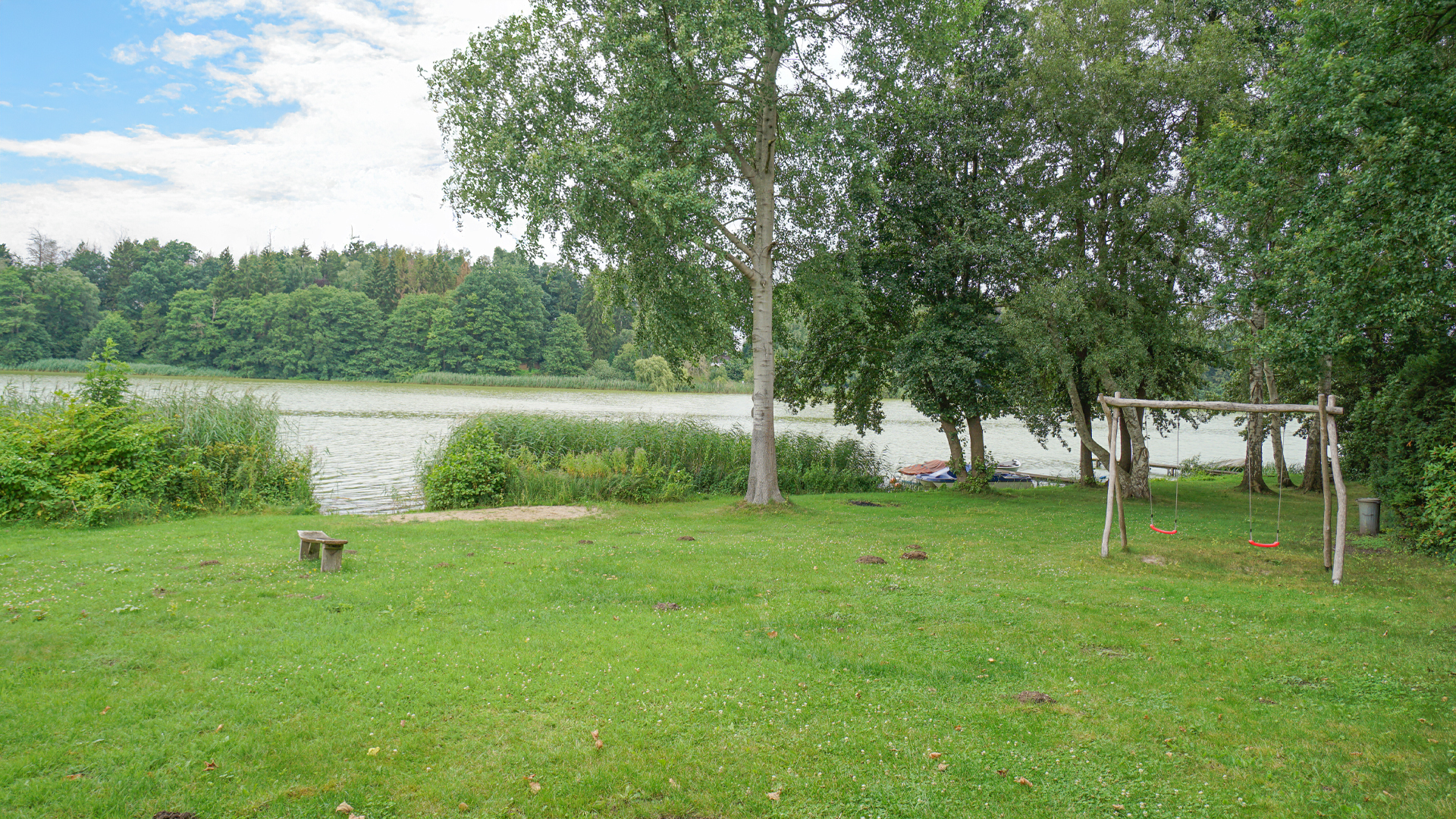 Familiengerechtes Anwesen in idyllischer Wohnlage und eigenem Bootsanlegerplatz in 23816 Neversdorf. – Bild 42