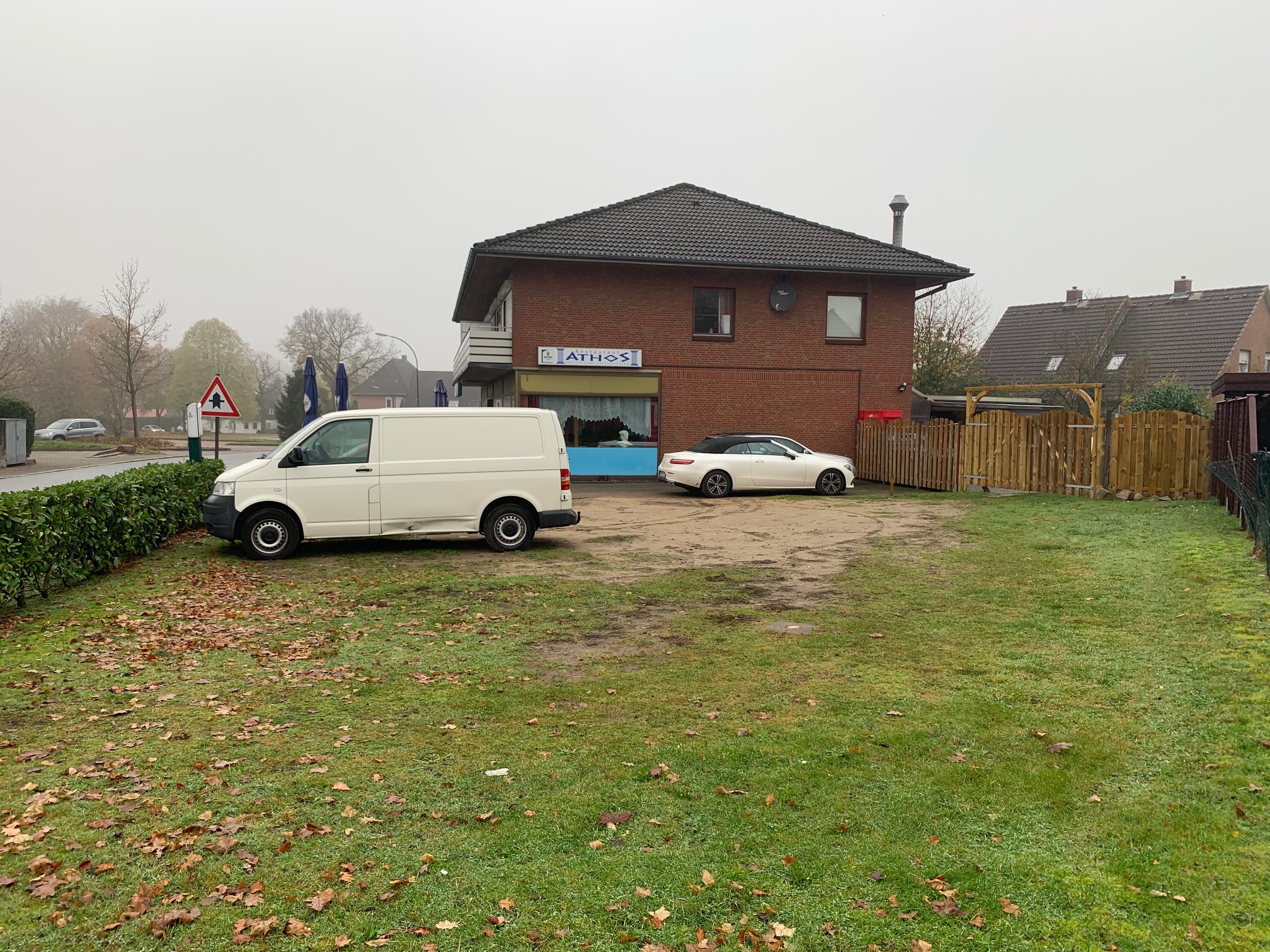 Gepflegtes Walmdachhaus mit 2 Wohneinheiten und Gewerbeeinheit in 25560 Schenefeld. – Bild 5