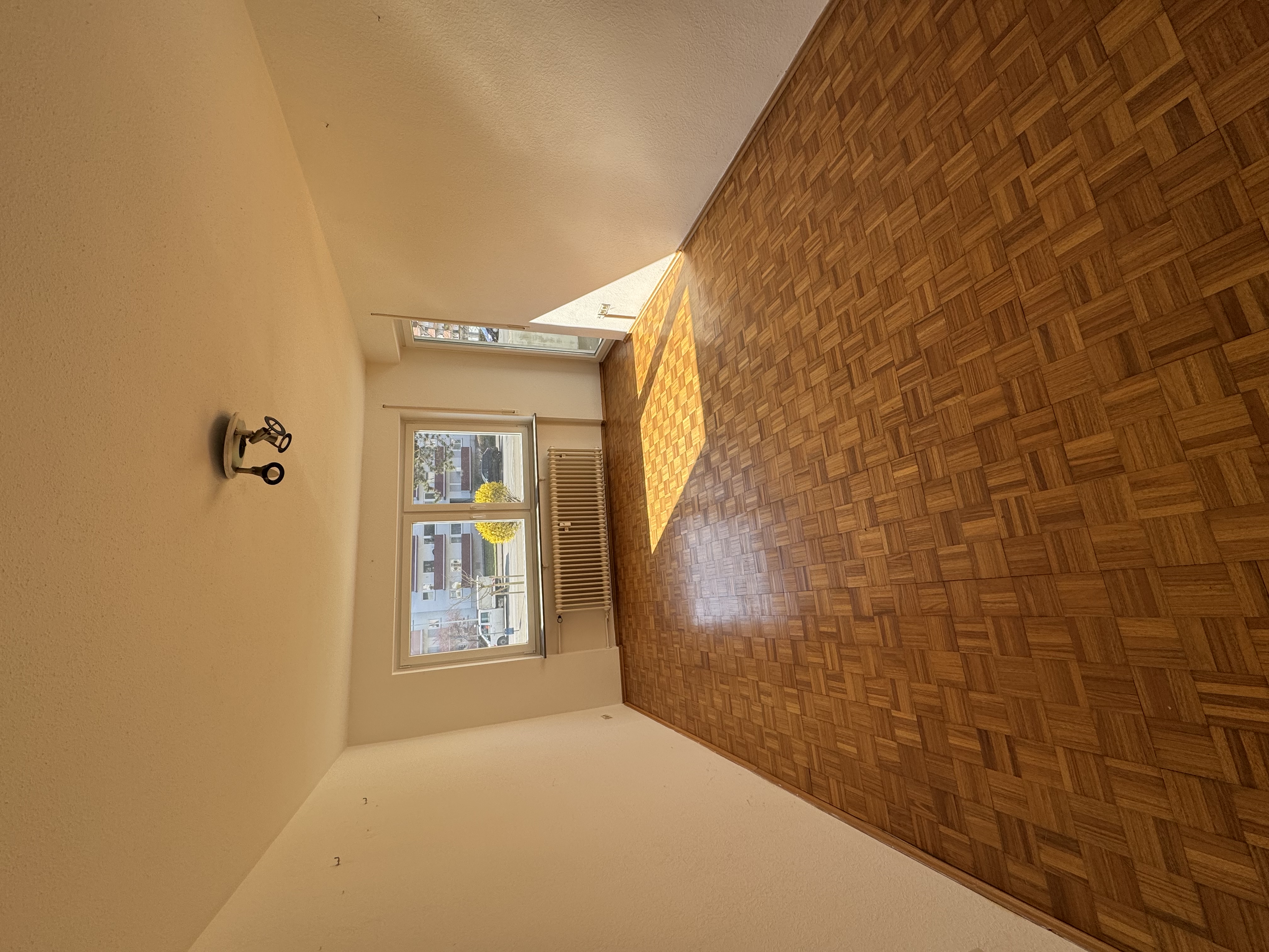 REDUZIERTER PREIS - HELLE 2-ZIMMER-WOHNUNG MIT 65 M² IN RUHIGER LAGE – VERKAUF - IMG_2231