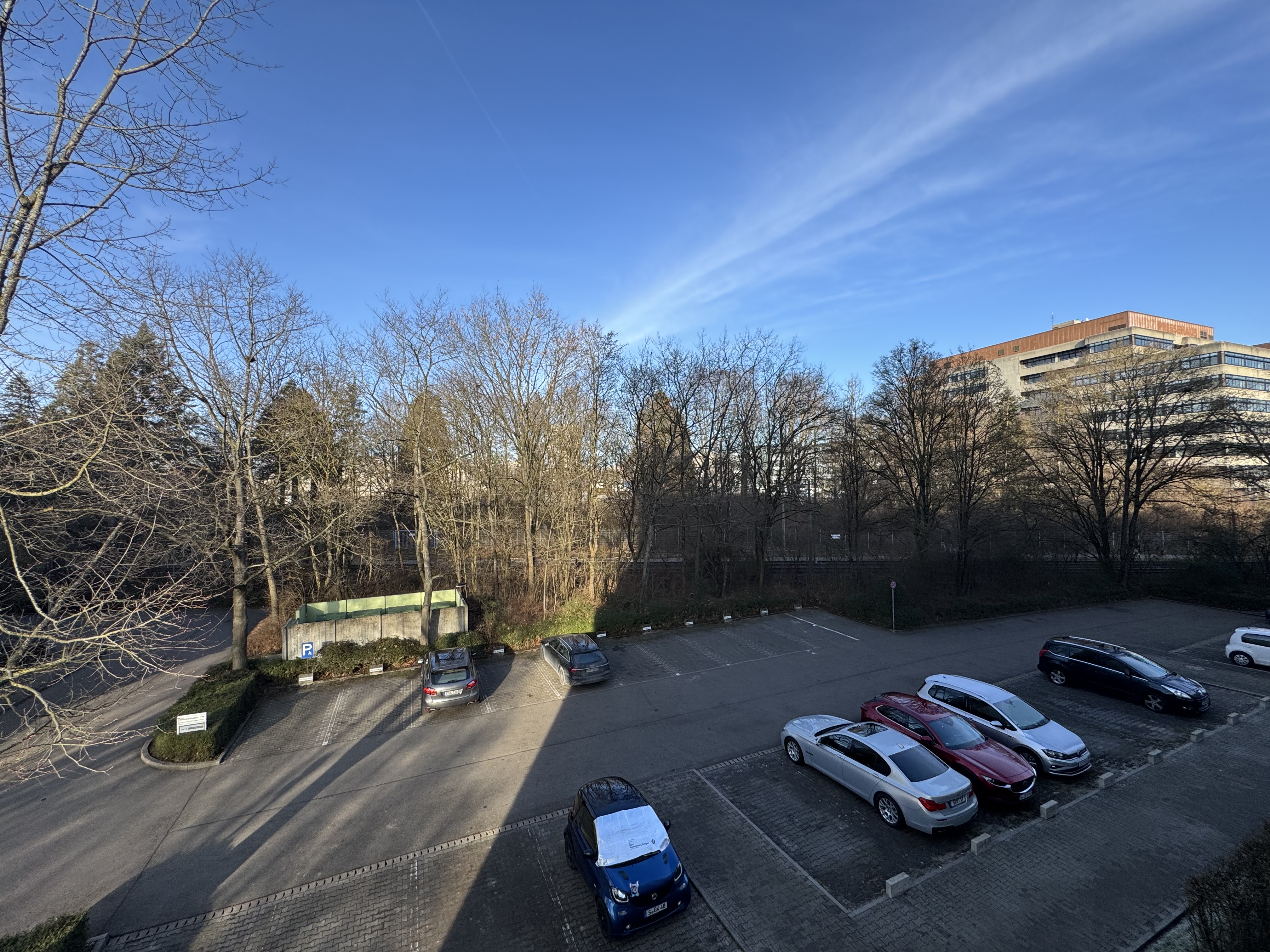 RUHIGE 4,5 ZIMMER WOHNUNG IN STUTTGART-MöHRINGEN – VERKAUF - Aussenstellplätze