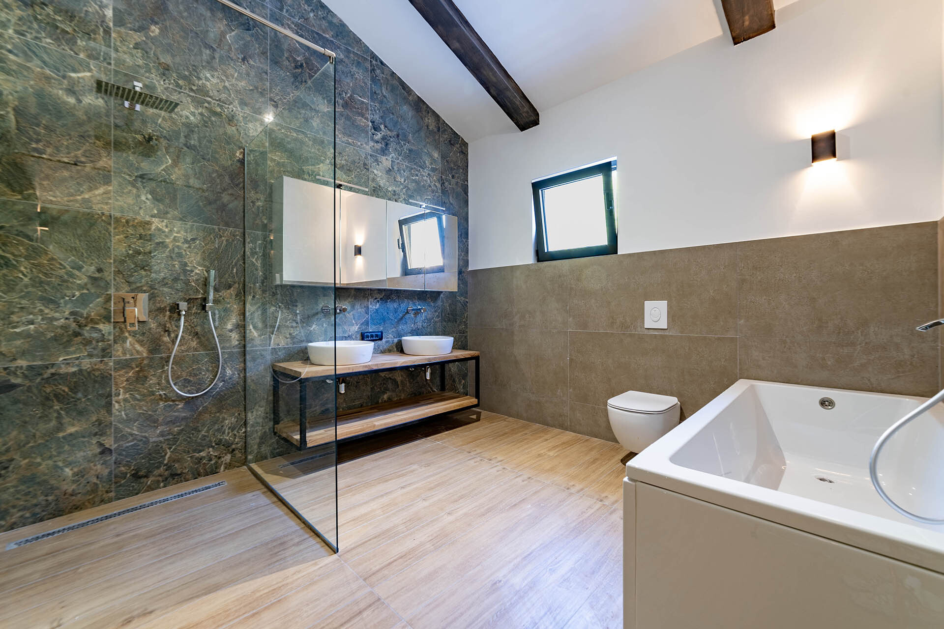 LUXUS VILLA IN MONTENEGRO - NEUBAU – VERKAUF - 15-luxury-4-bdr-villa-with-a-pool-and-open-seaview-1