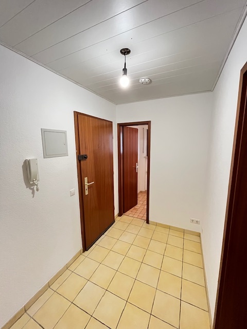 HELLE 3,5-ZIMMER-WOHNUNG NAHE BODENSEE – IDEAL FüR EIGENNUTZER UND ANLEGER – VERKAUF - Eingangsbereich