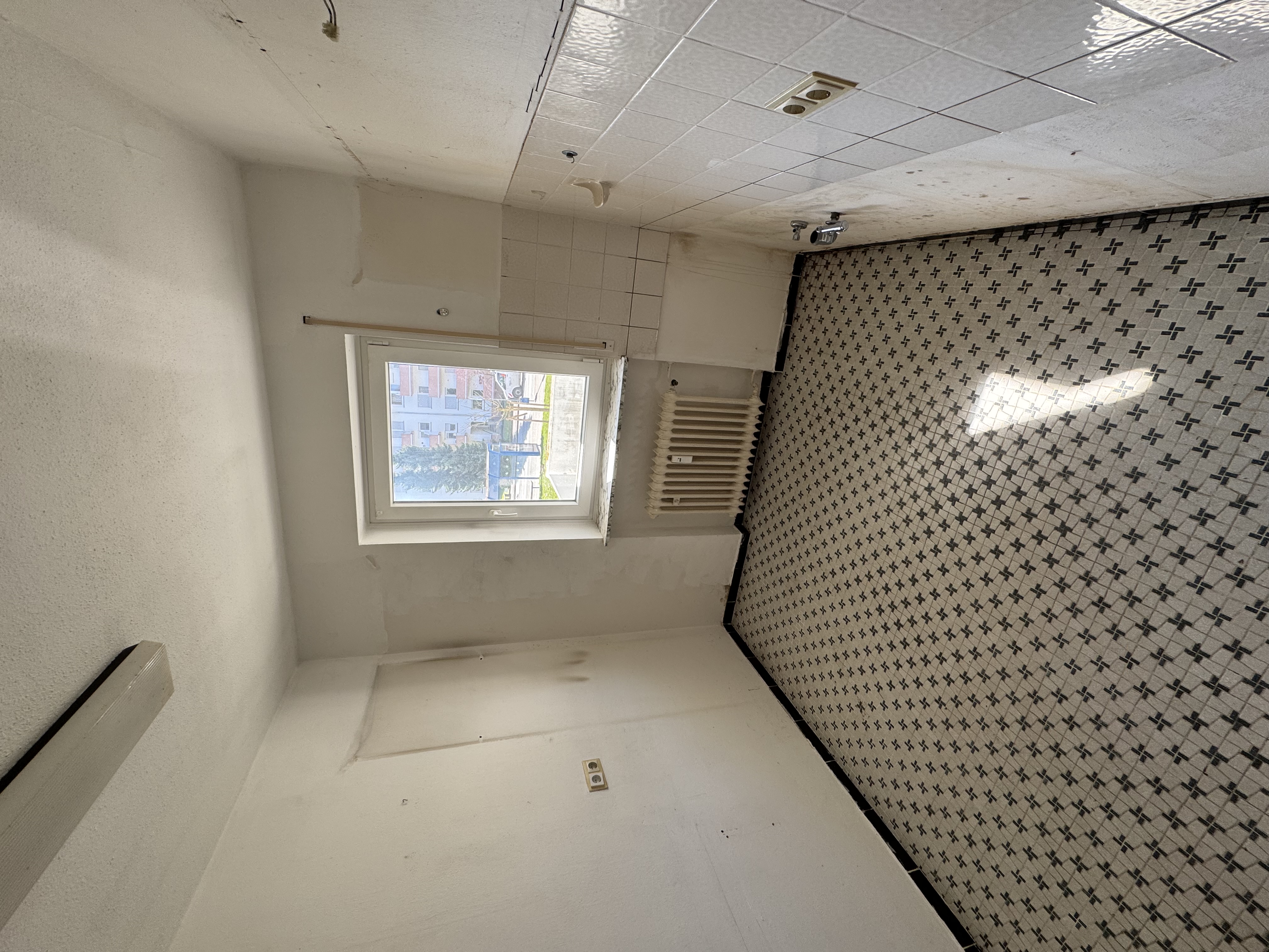 REDUZIERTER PREIS - HELLE 2-ZIMMER-WOHNUNG MIT 65 M² IN RUHIGER LAGE – VERKAUF - IMG_2238