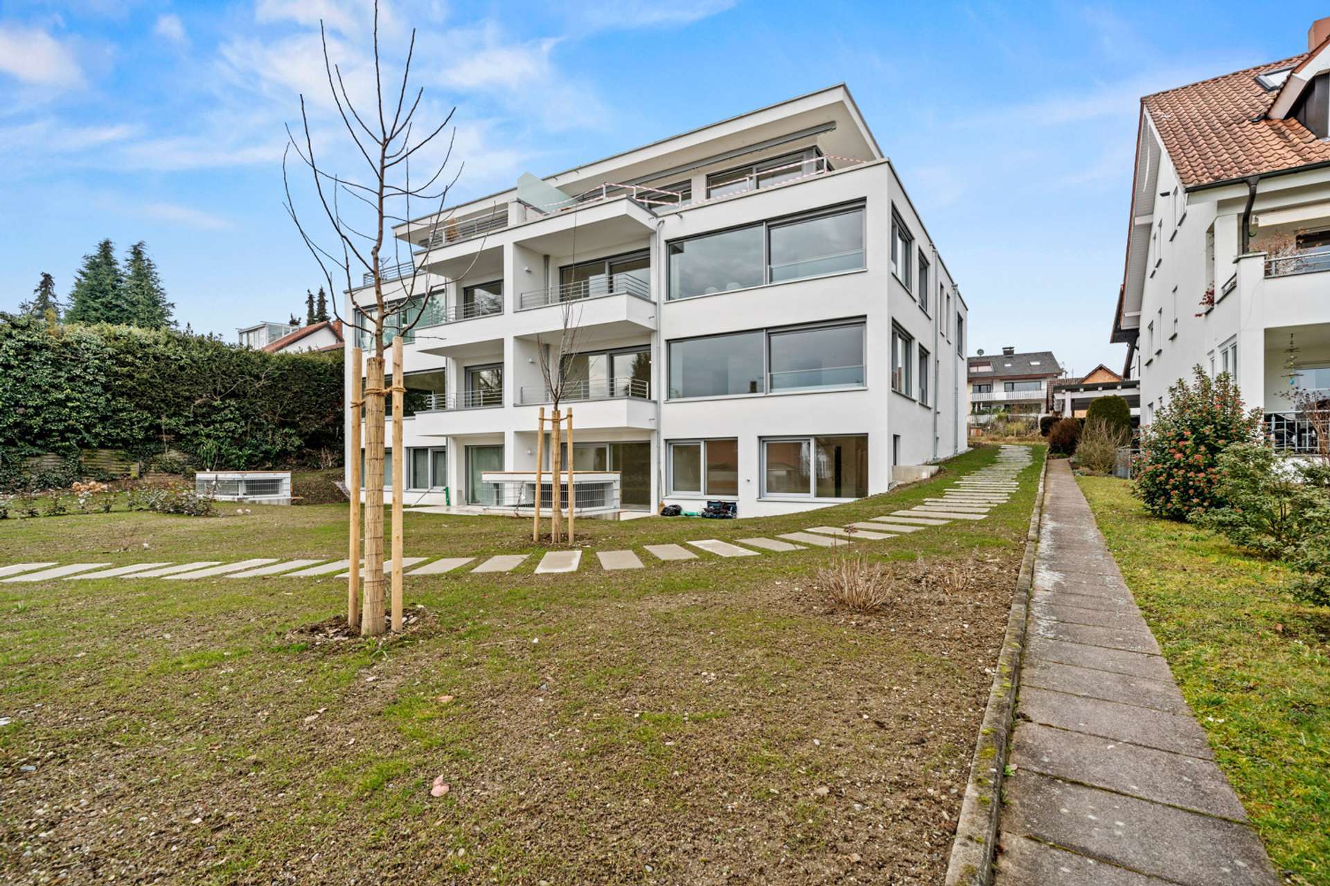SONNIGE ELEGANZ IN ÜBERLINGEN – STILVOLL WOHNEN ZWISCHEN STADT UND SEE – VERKAUF - Ausßenansicht
