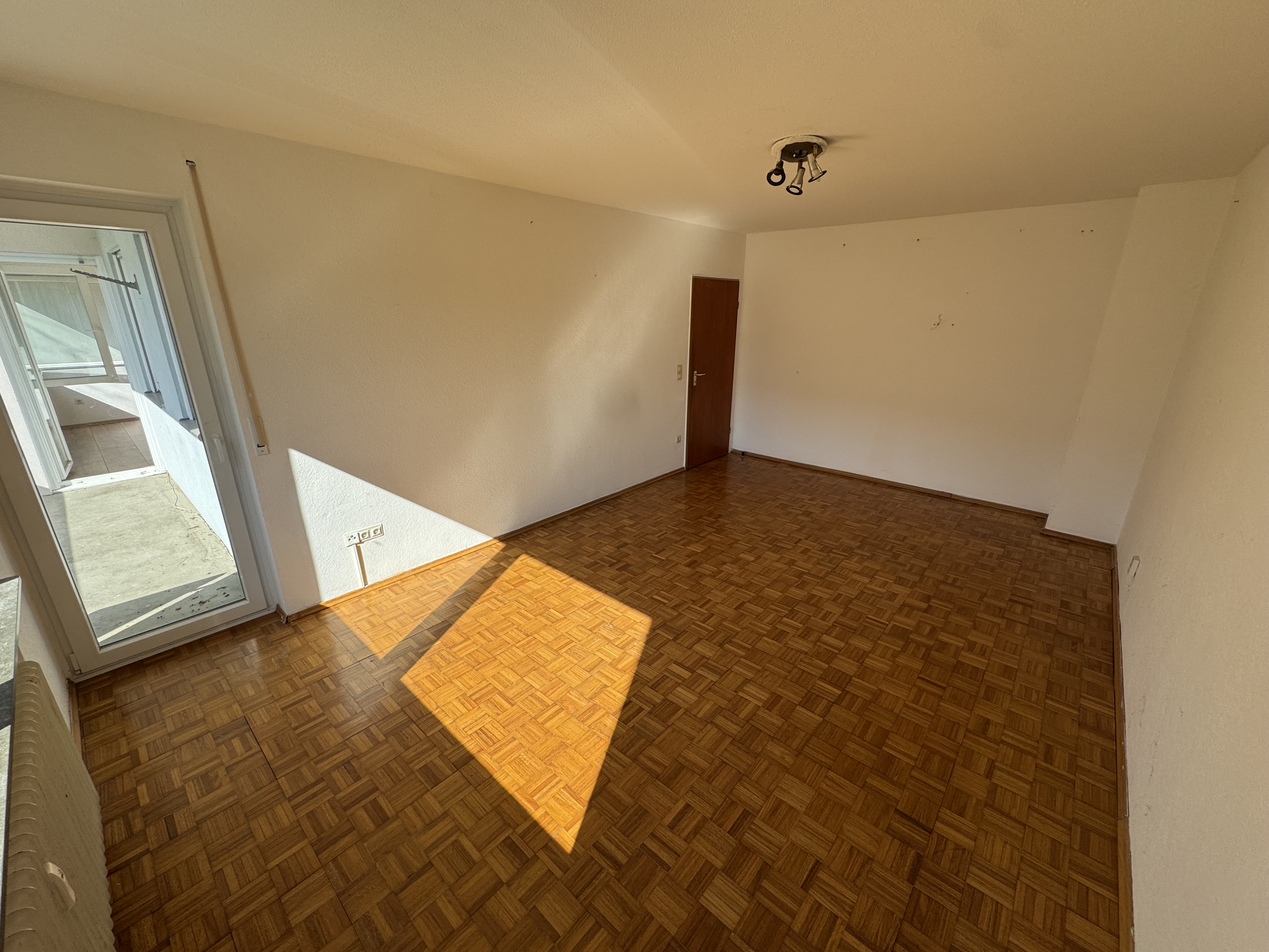 REDUZIERTER PREIS - HELLE 2-ZIMMER-WOHNUNG MIT 65 M² IN RUHIGER LAGE – VERKAUF - IMG_2234