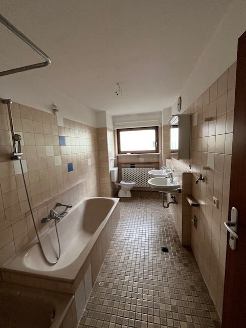 HELLE 3,5-ZIMMER-WOHNUNG NAHE BODENSEE – IDEAL FüR EIGENNUTZER UND ANLEGER – VERKAUF - Badezimmer