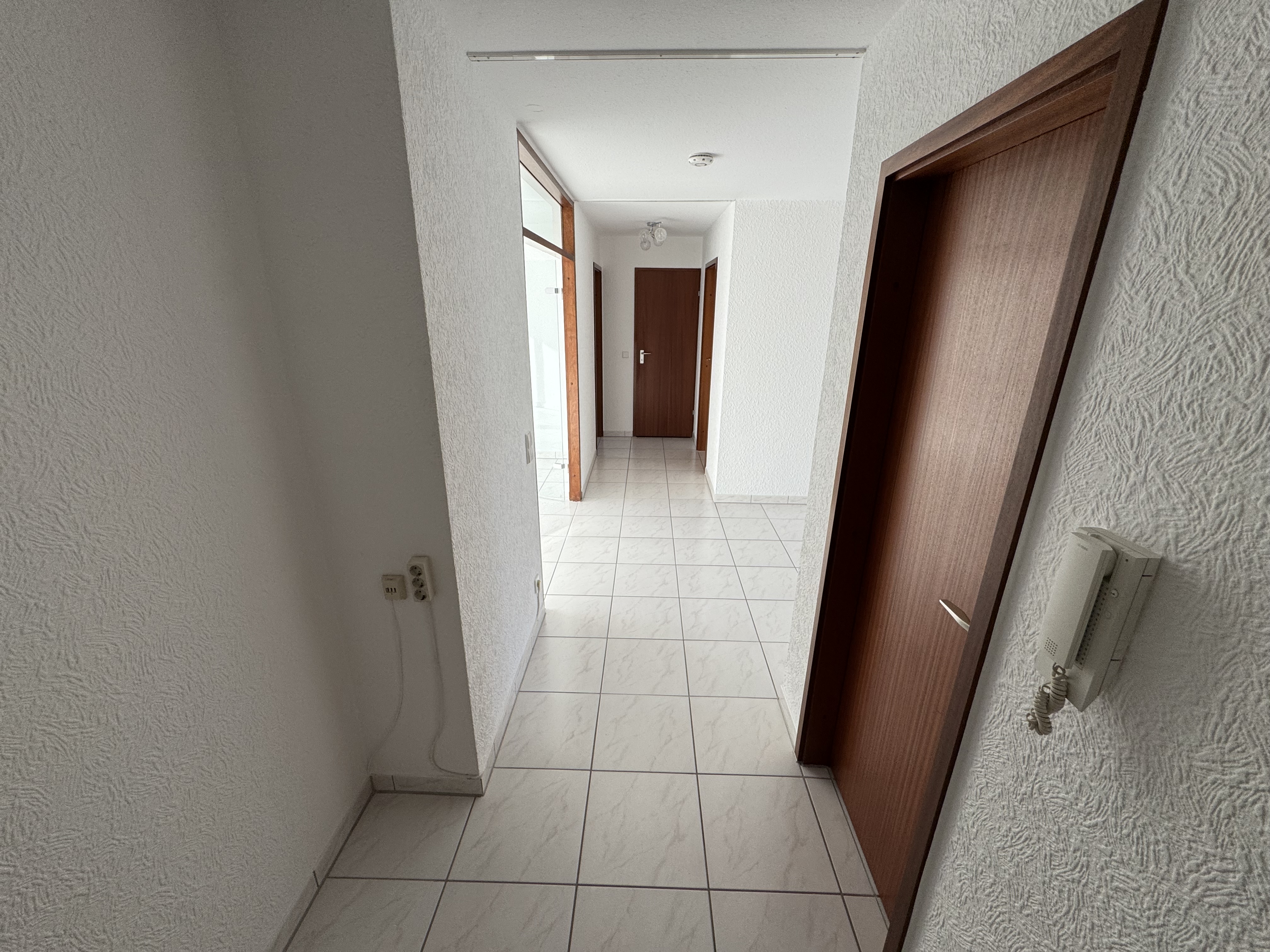 RUHIGE 4,5 ZIMMER WOHNUNG IN STUTTGART-MöHRINGEN – VERKAUF - Eingang