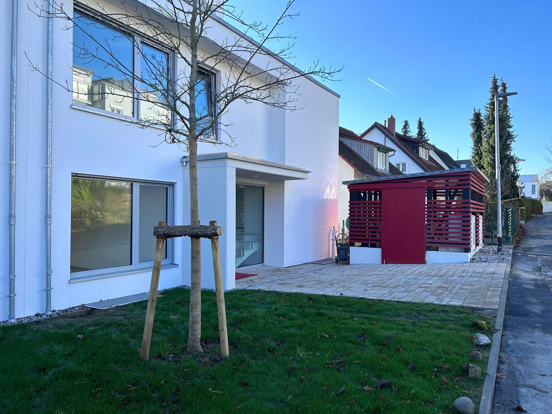 SONNIGE ELEGANZ IN ÜBERLINGEN – STILVOLL WOHNEN ZWISCHEN STADT UND SEE – VERKAUF - Außenansicht