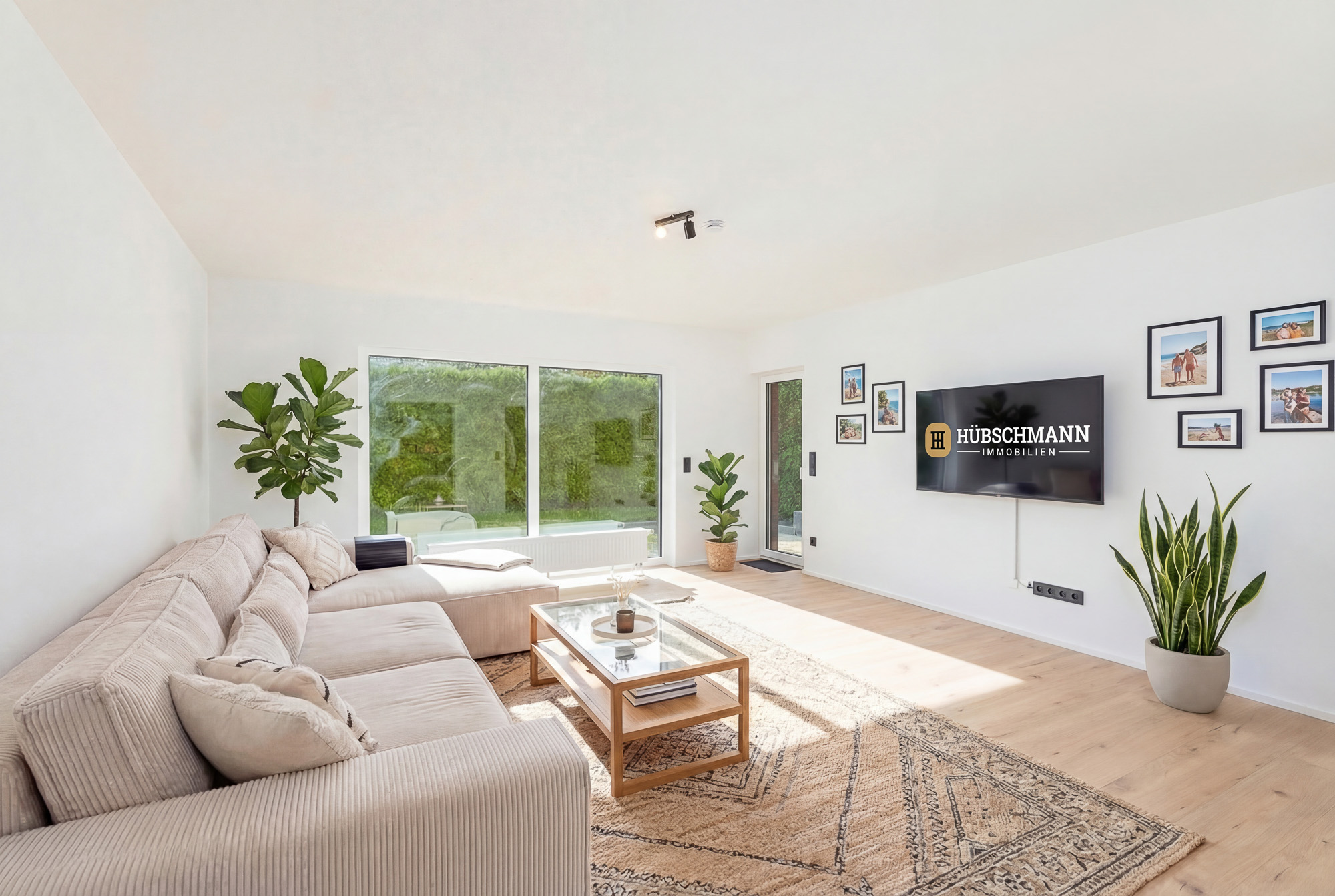 Lichtdurchflutetes Traumhaus mit Terrasse, Garten + Einliegerwohnung für Gäste oder Vermietung